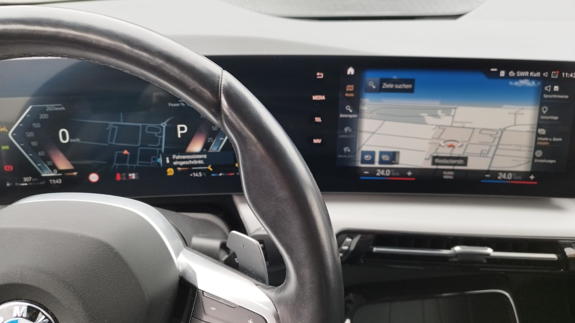 BMW 218d Active Tourer Luxury Line DKG-image-12