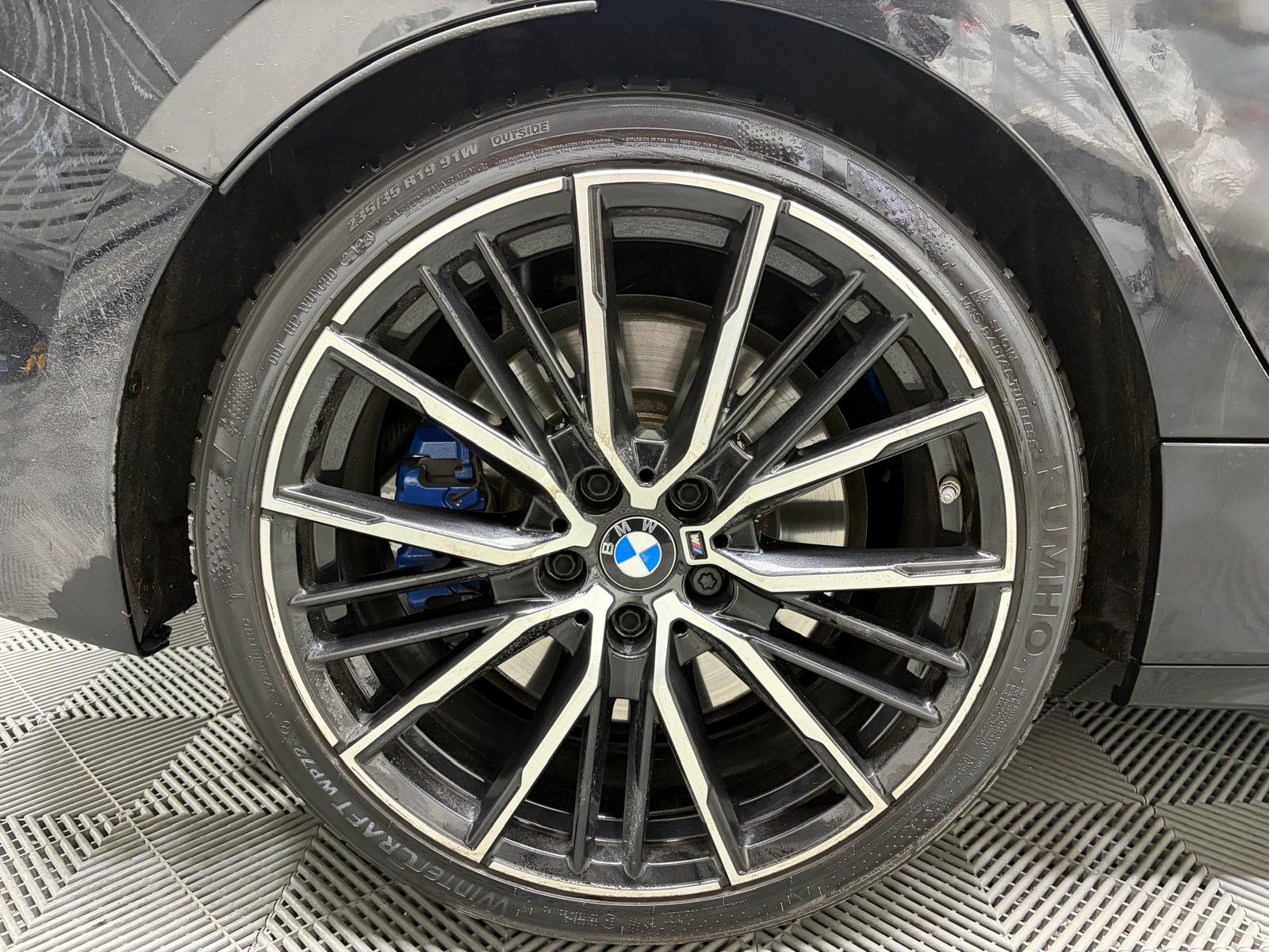 BMW M135i xDrive Steptronic-image-29