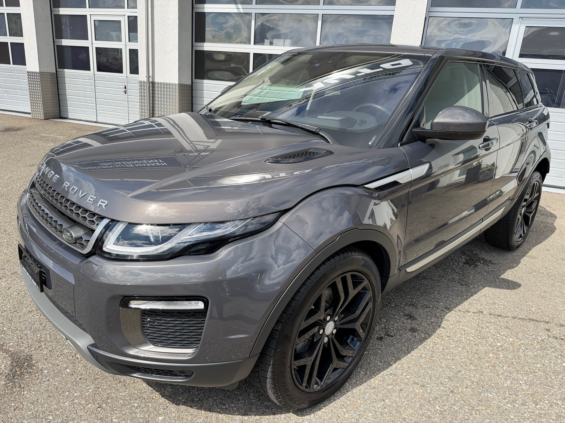 LAND ROVER Range Rover Evoque 2.0 TD4 Pure AT9-image-0