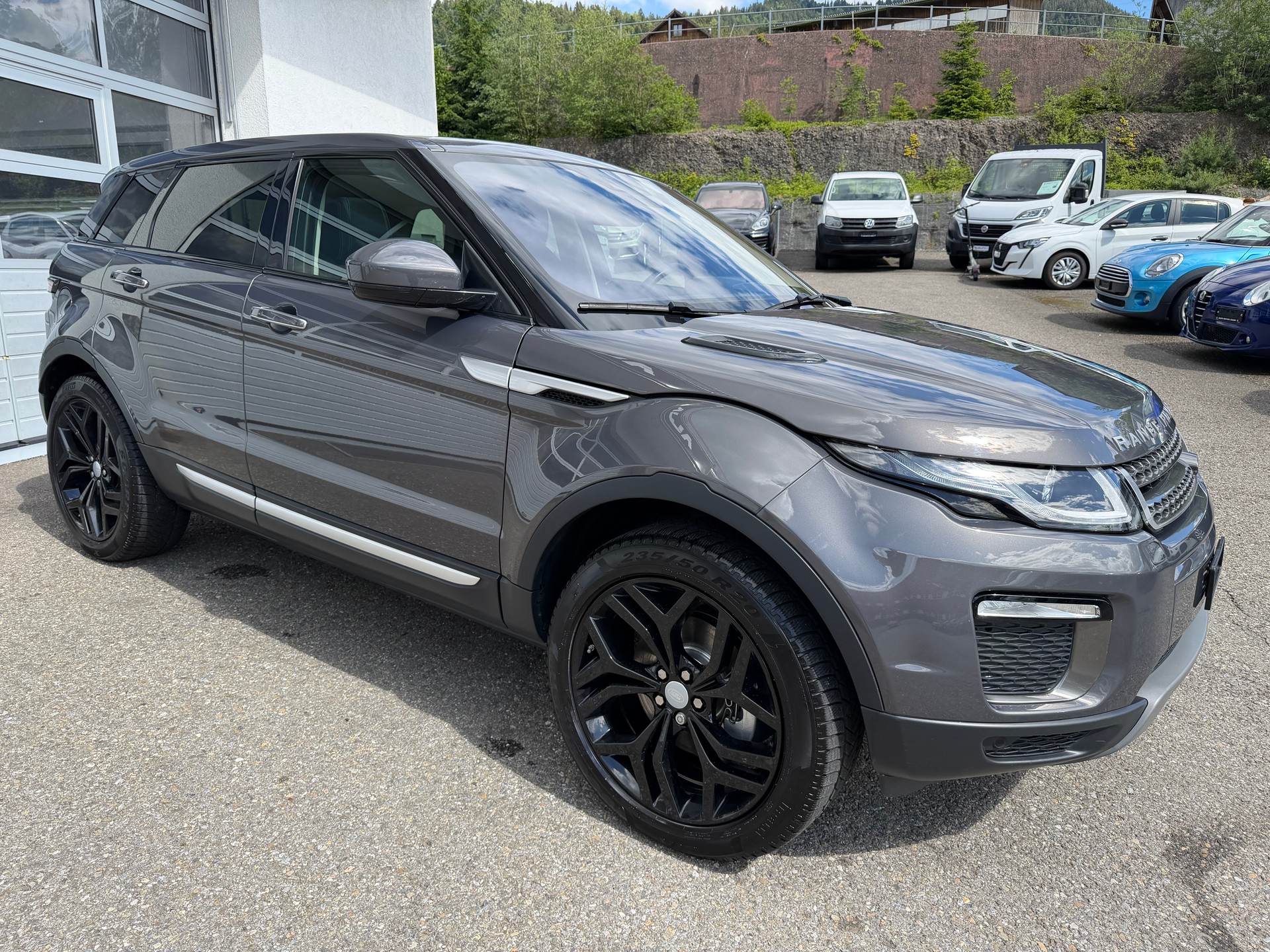 LAND ROVER Range Rover Evoque 2.0 TD4 Pure AT9-image-3