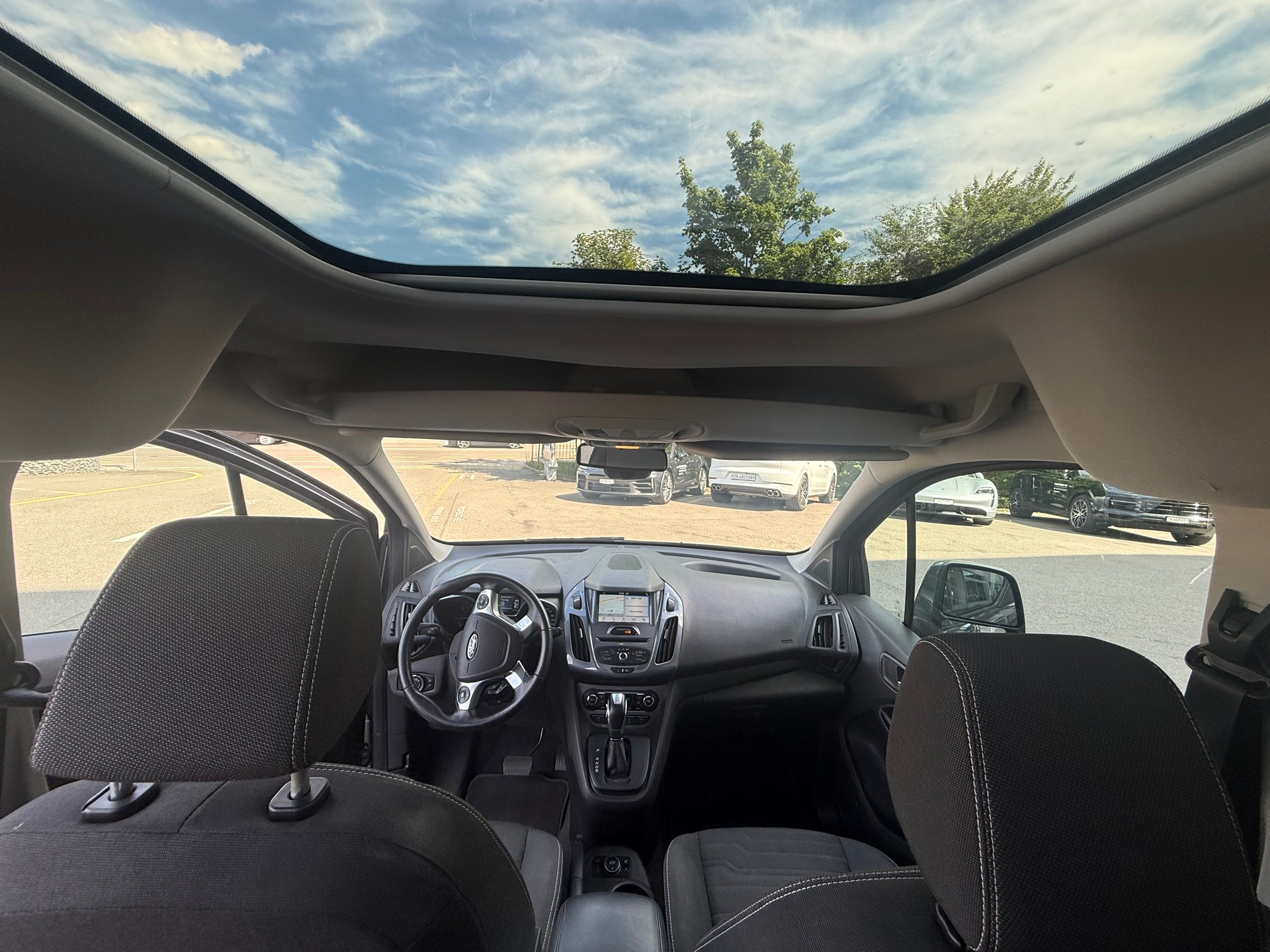 FORD Grand Tourneo Connect 1.5 TDCi Titanium Powershift-image-10