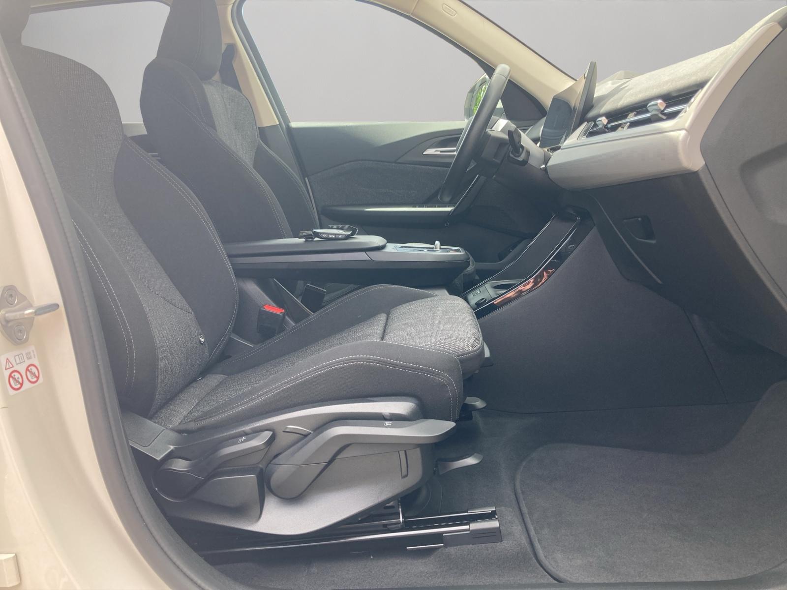 BMW X1 30e xDrive-image-10