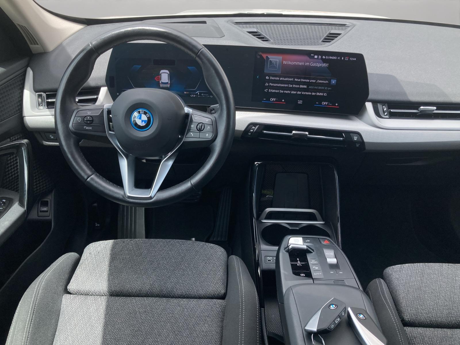 BMW X1 30e xDrive-image-13