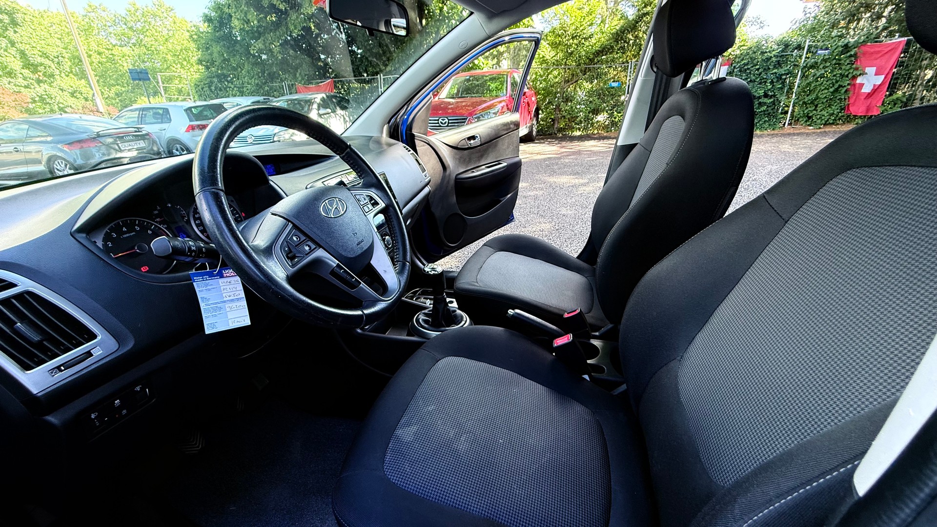 HYUNDAI i20 1.4 Premium-image-10