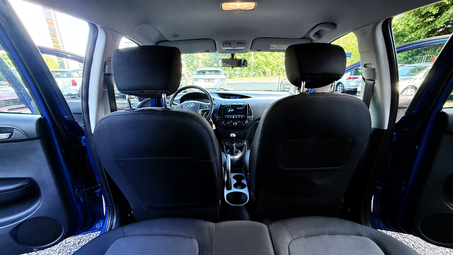 HYUNDAI i20 1.4 Premium-image-7