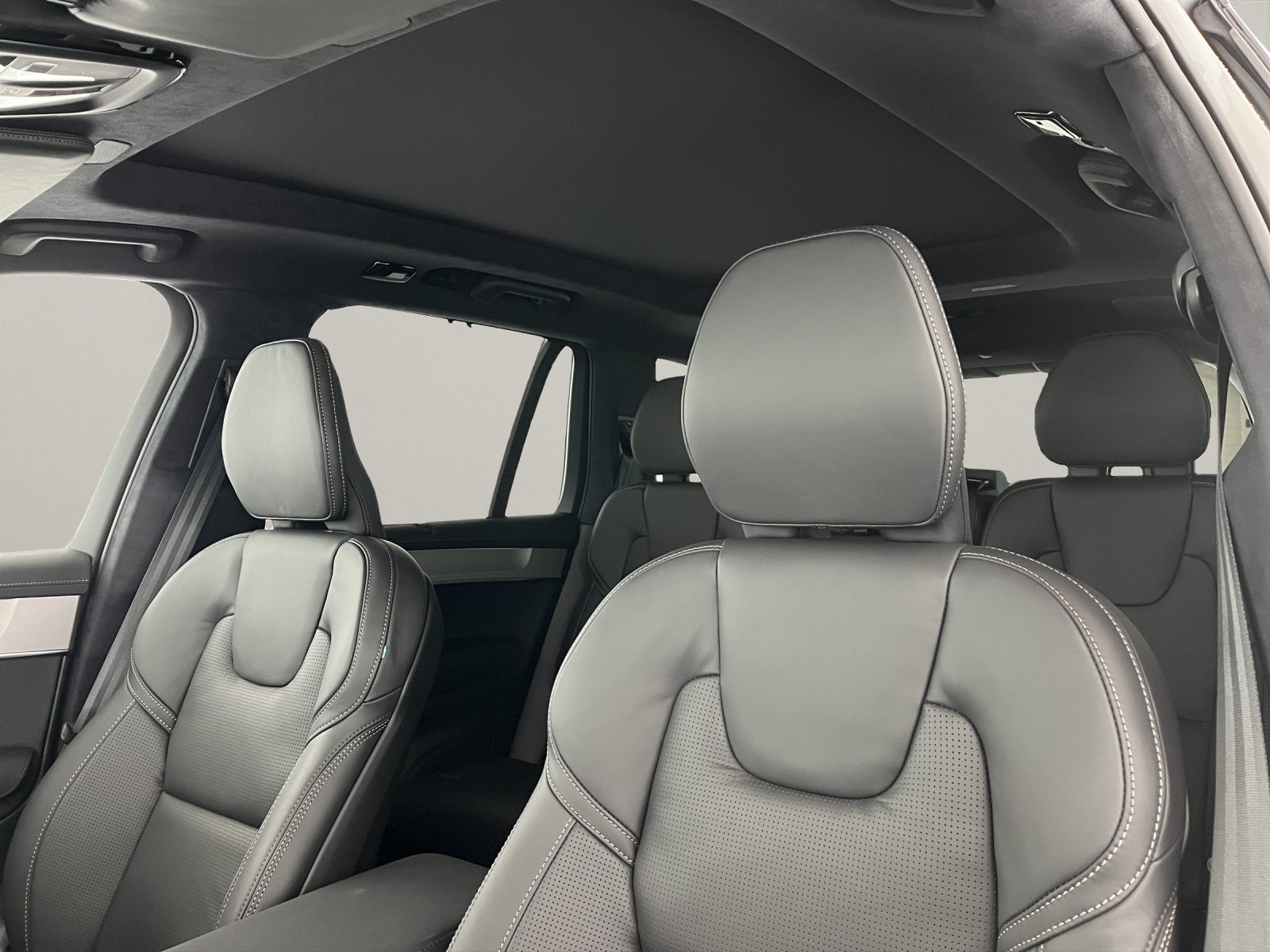 VOLVO XC90 2.0 T8 TE Black Edition eAWD-image-10