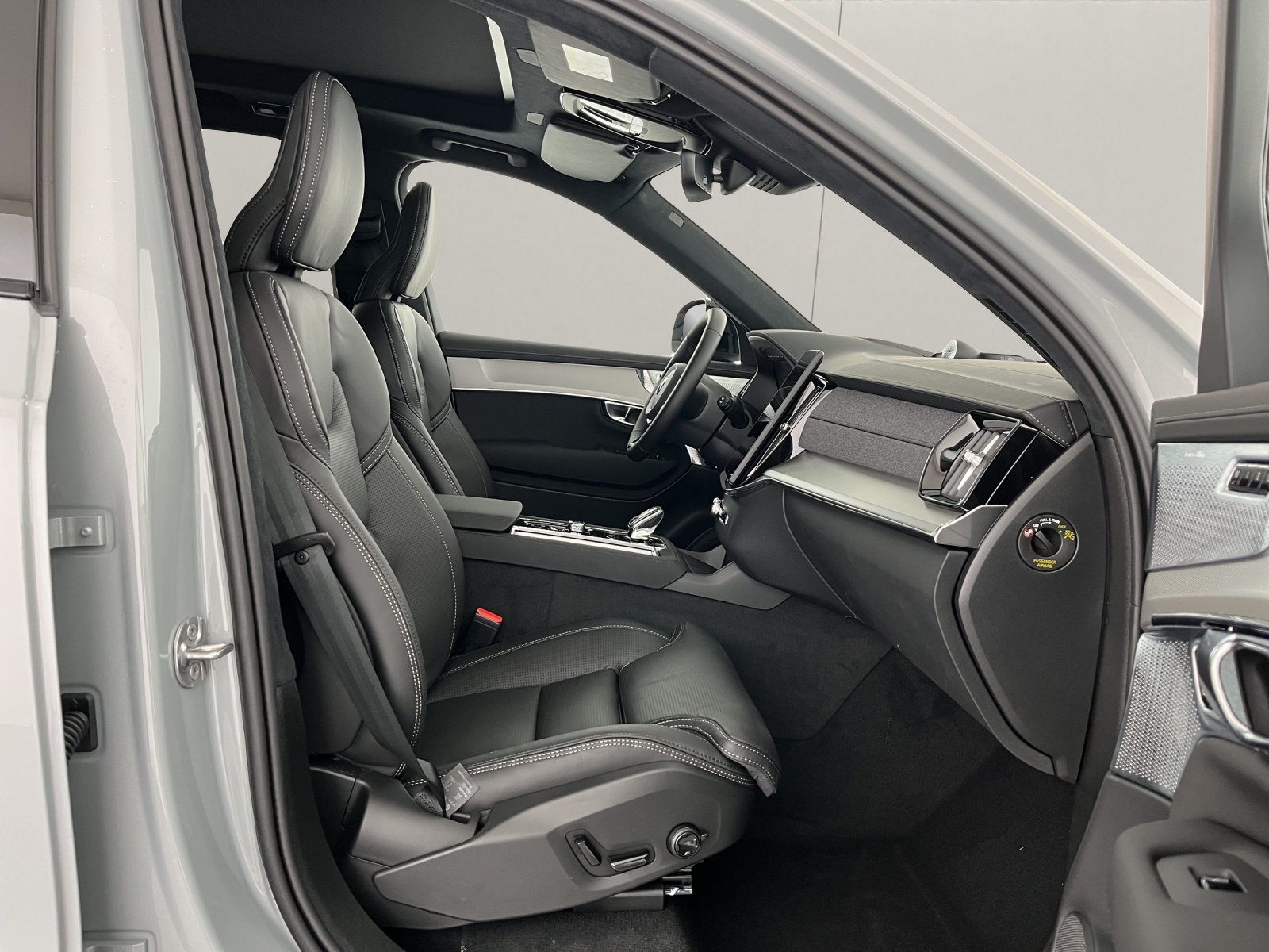 VOLVO XC90 2.0 T8 TE Black Edition eAWD-image-7