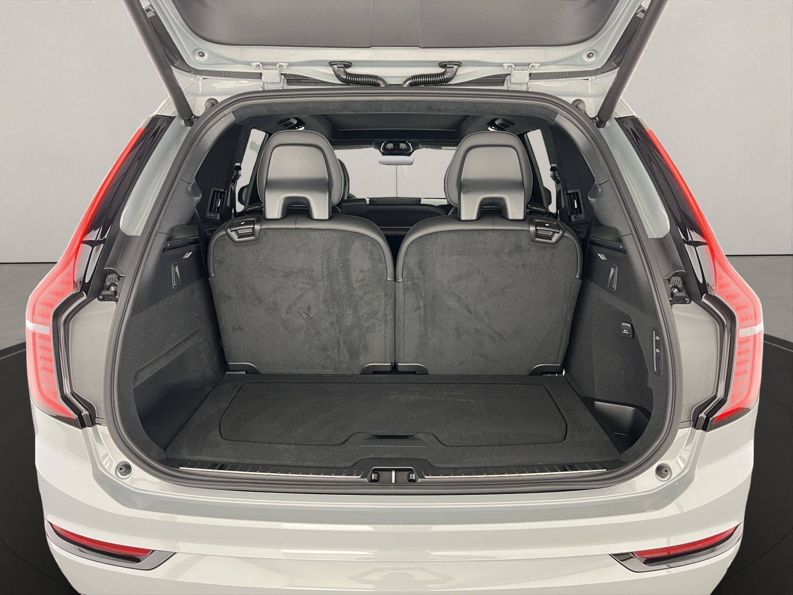 VOLVO XC90 2.0 T8 TE Black Edition eAWD-image-5