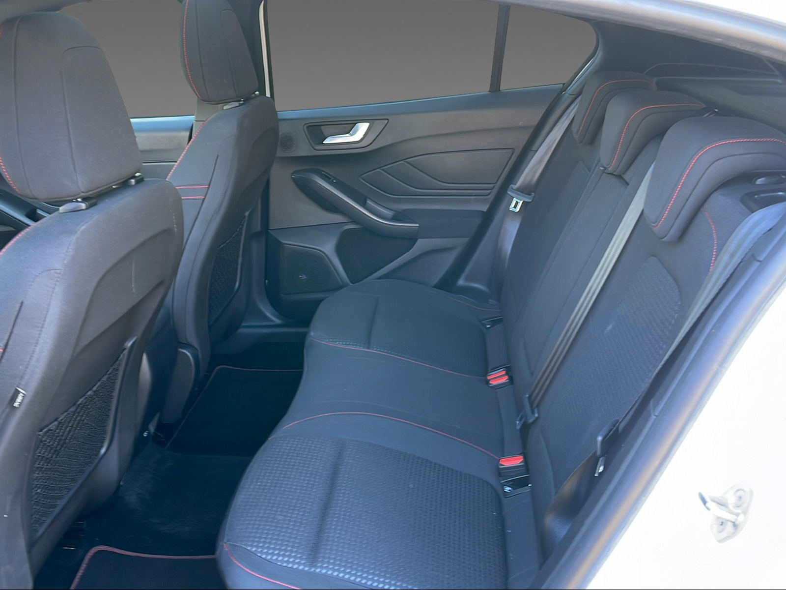 FORD Focus 1.5i EcoB SCTi ST-Line X-image-8