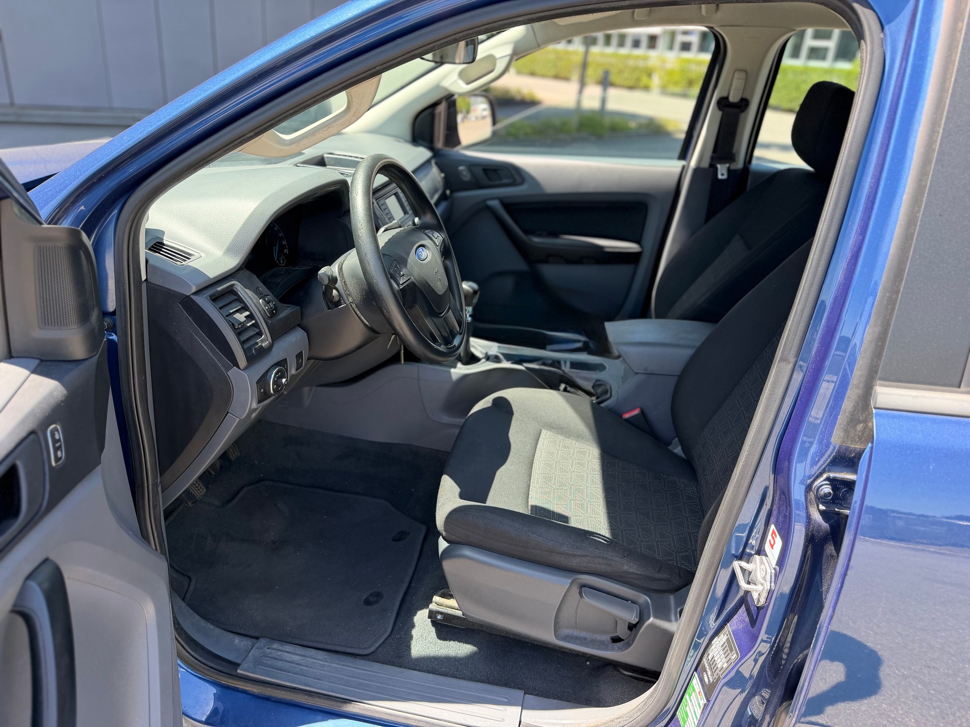 FORD Ranger XL 2.2 TDCi 4x4-image-17