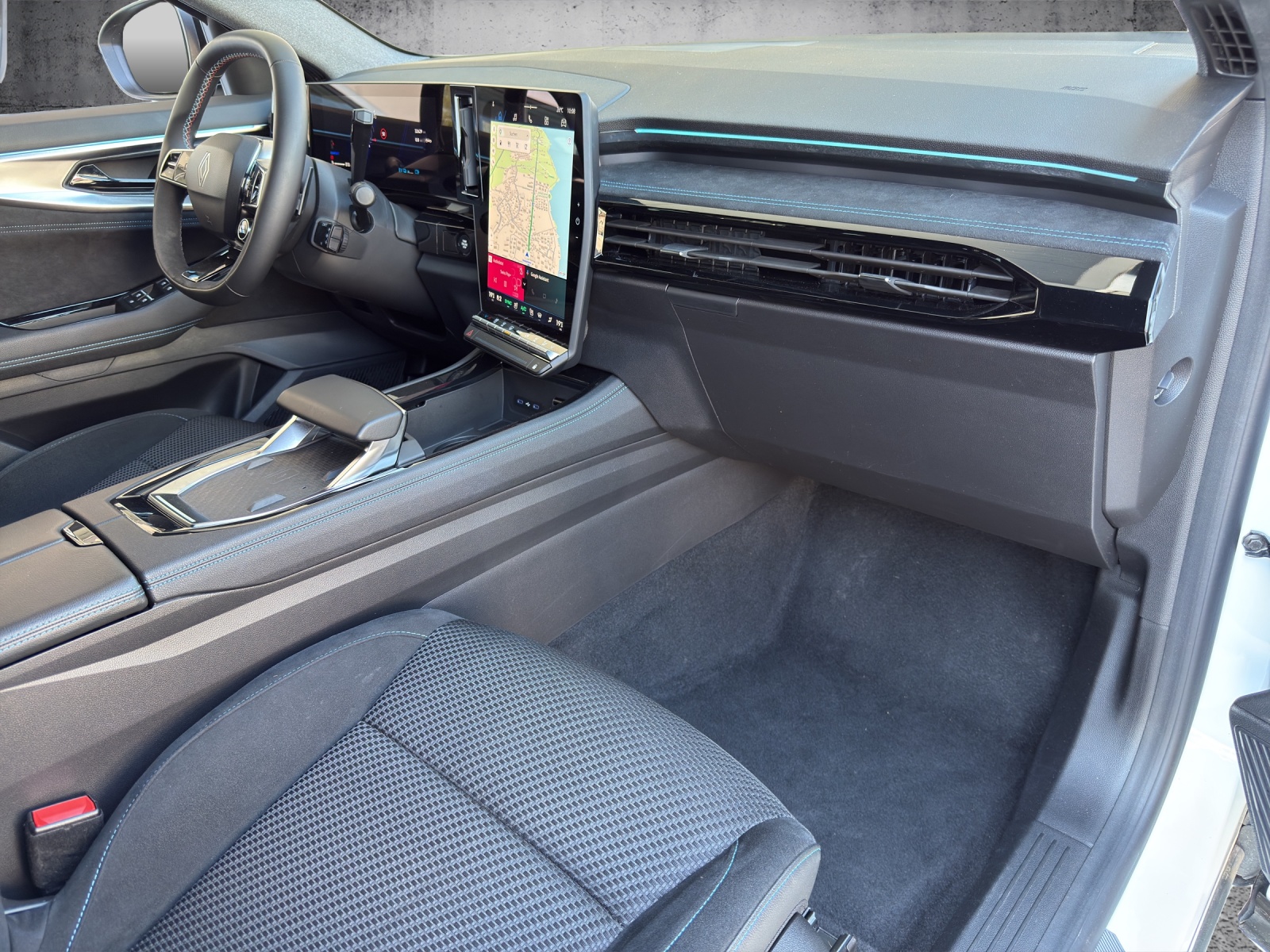 RENAULT Austral 1.2 HEV 200 Techno Esprit Alpine-image-8