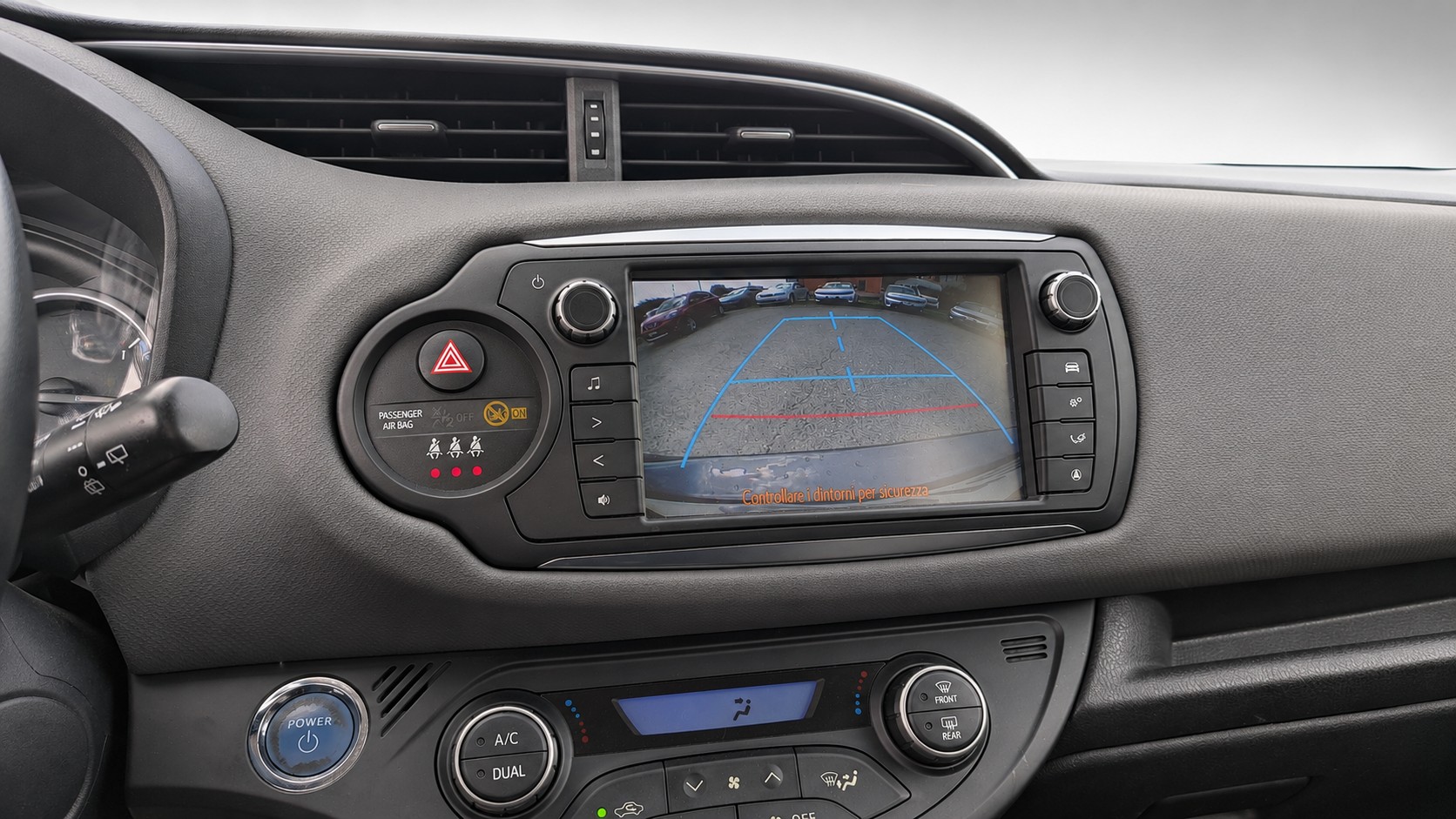 TOYOTA Yaris 1.5 VVT-i Hybrid Trend e-CVT-image-14