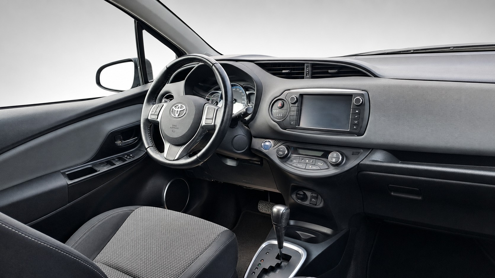 TOYOTA Yaris 1.5 VVT-i Hybrid Trend e-CVT-image-11