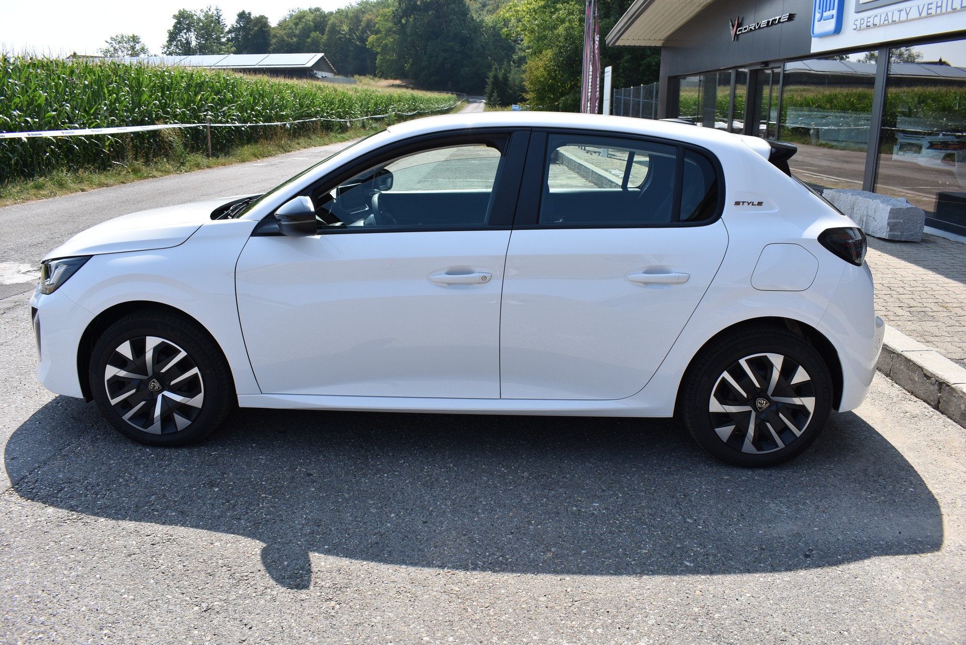 PEUGEOT 208 Elektrik 100 kW Style-image-1