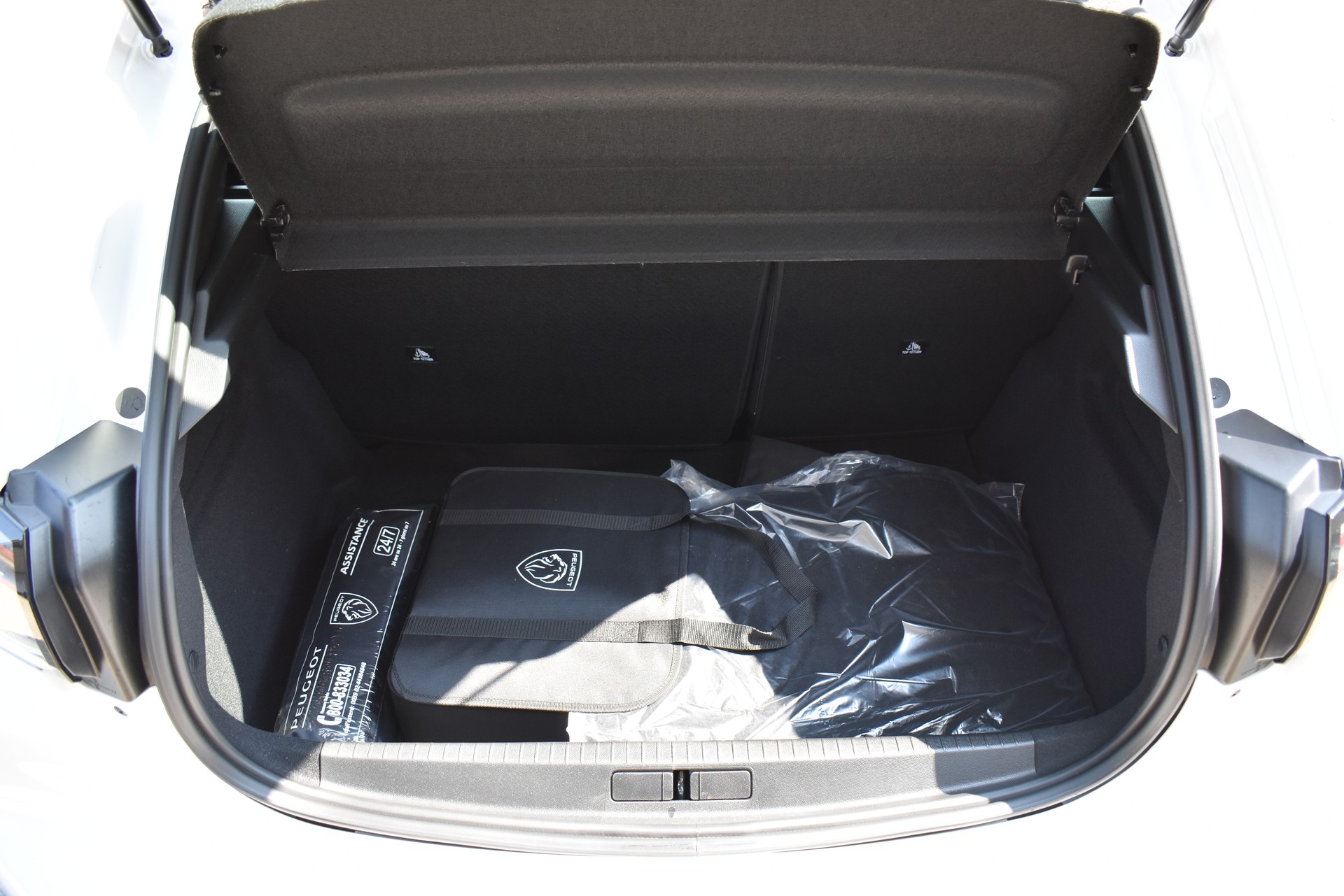 PEUGEOT 208 Elektrik 100 kW Style-image-7