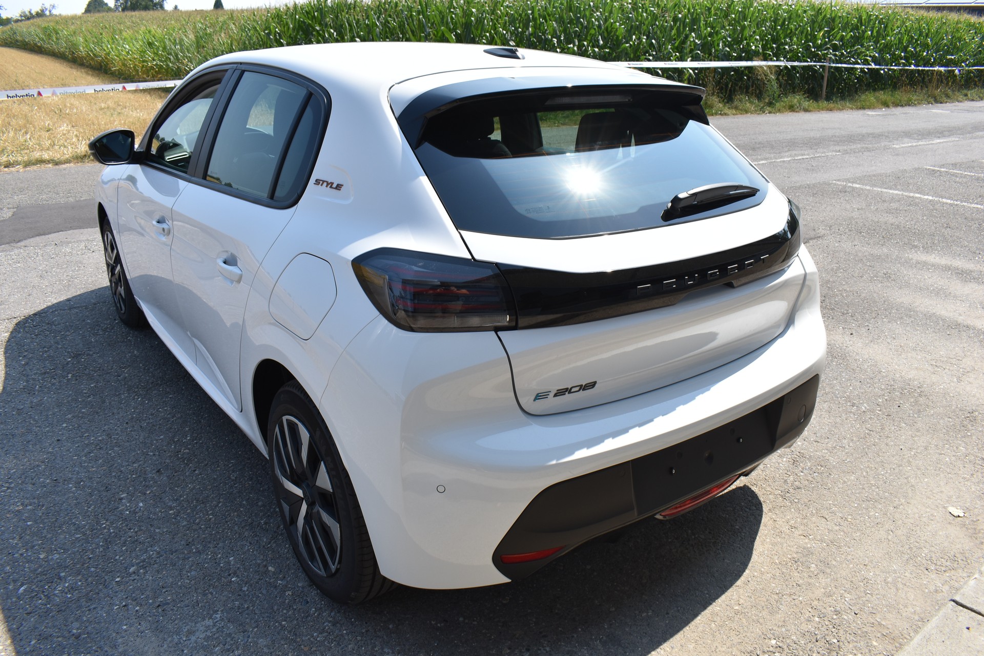 PEUGEOT 208 Elektrik 100 kW Style-image-8