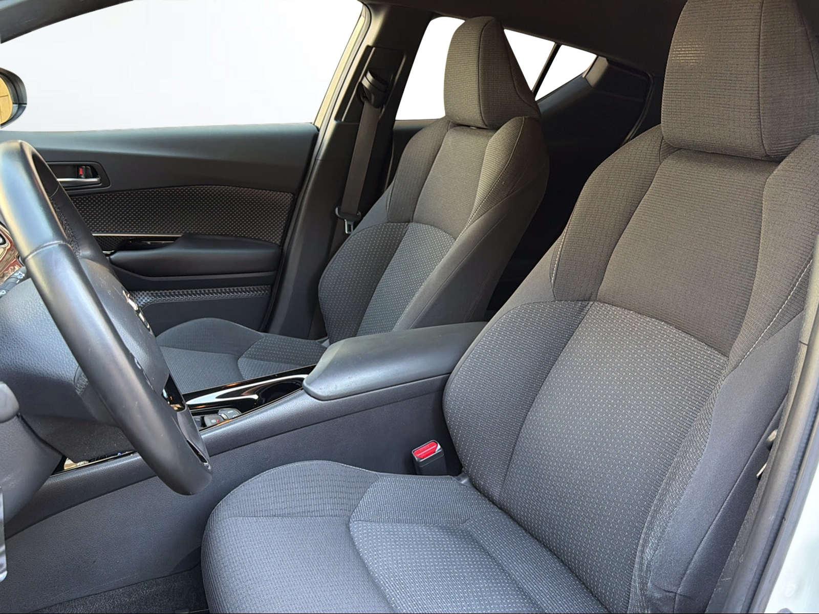 TOYOTA C-HR 1.8 VVTi HSD Trend-image-9