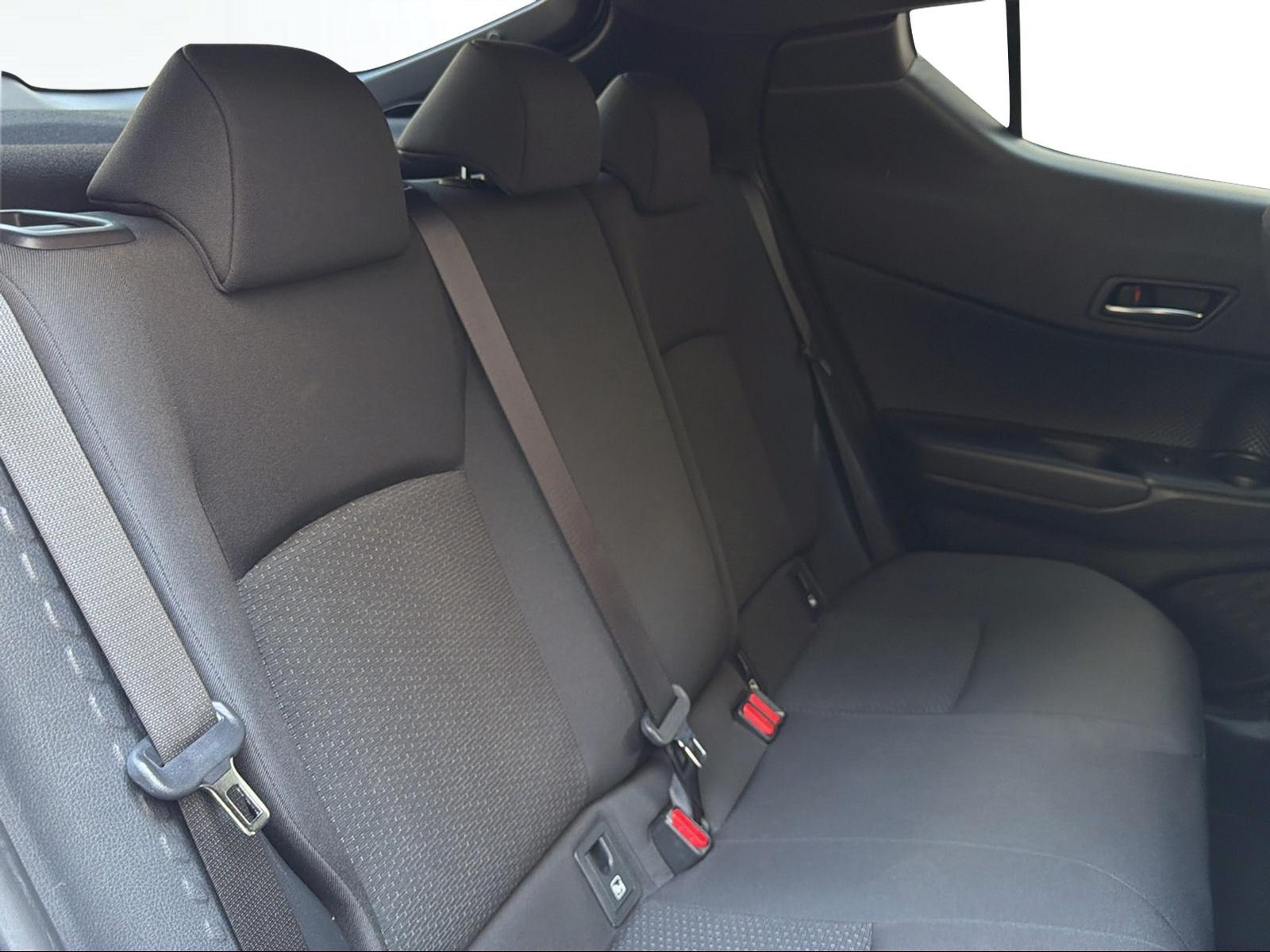 TOYOTA C-HR 1.8 VVTi HSD Trend-image-14