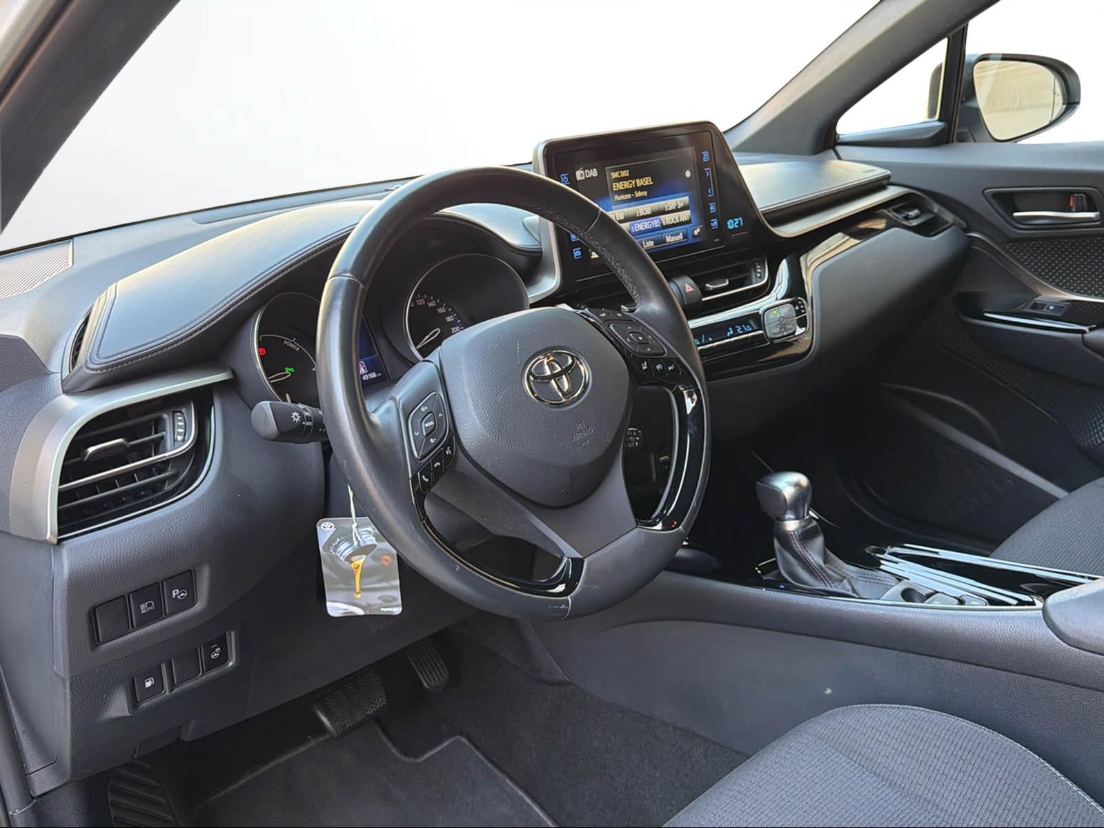 TOYOTA C-HR 1.8 VVTi HSD Trend-image-10