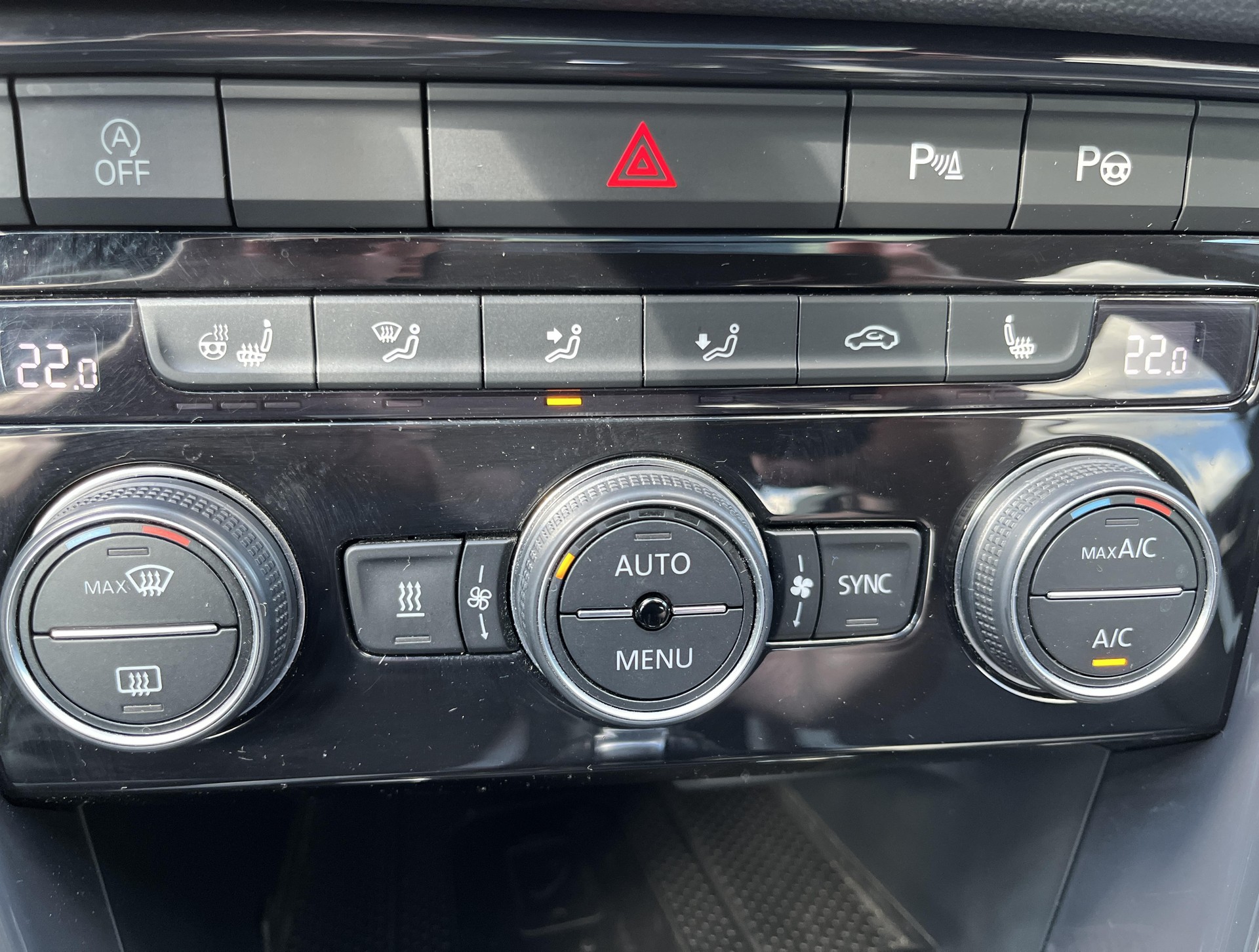 VW T-Roc 2.0 TSI Sport DSG 4Motion-image-17