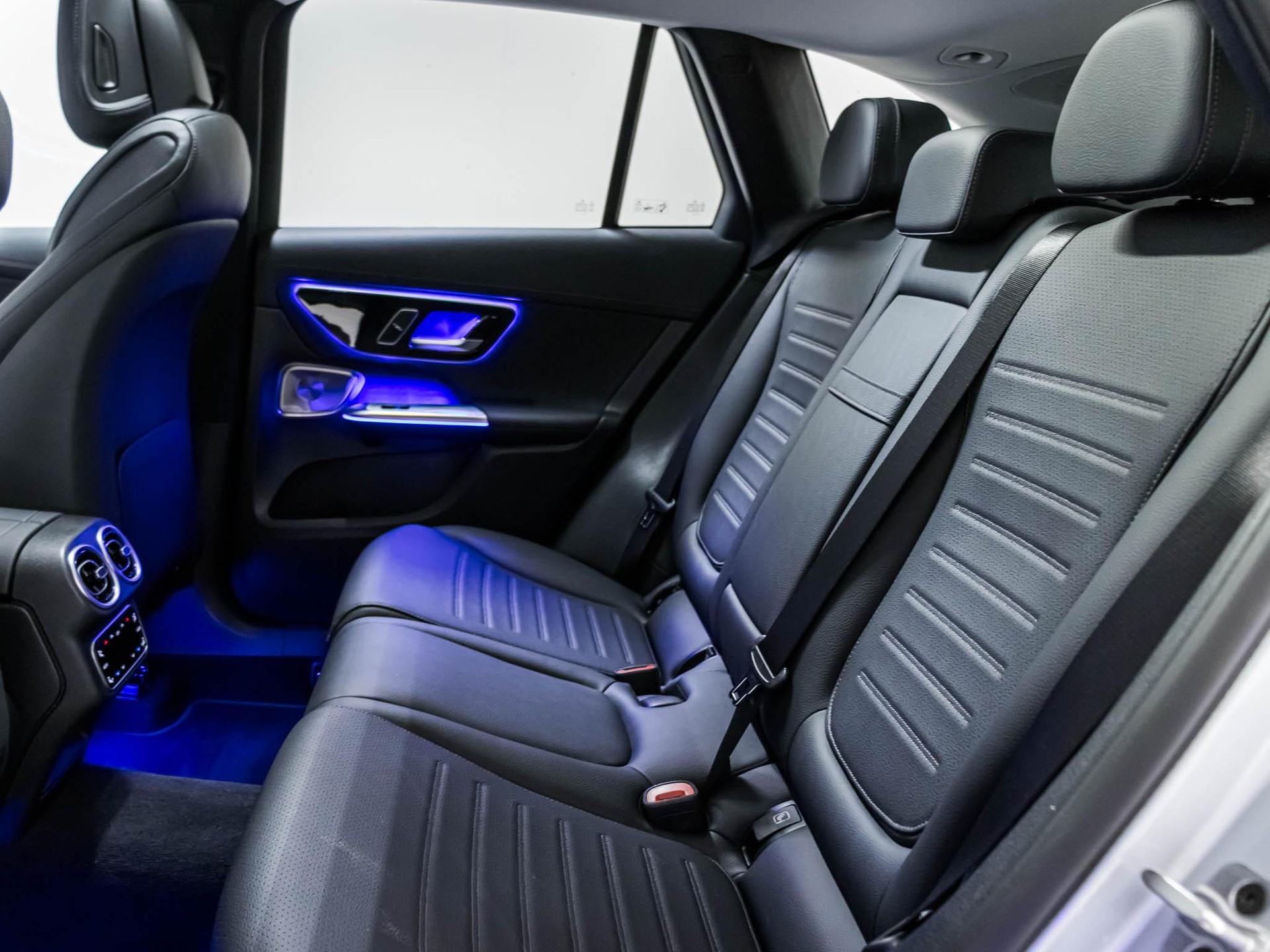 MERCEDES-BENZ GLC 300 e 4MATIC-image-7