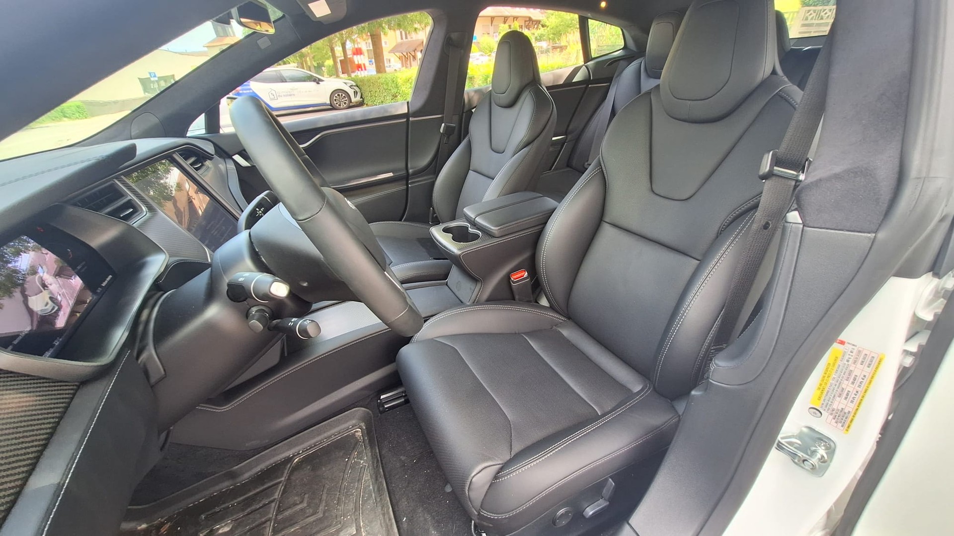 TESLA 100 Performance D-image-3