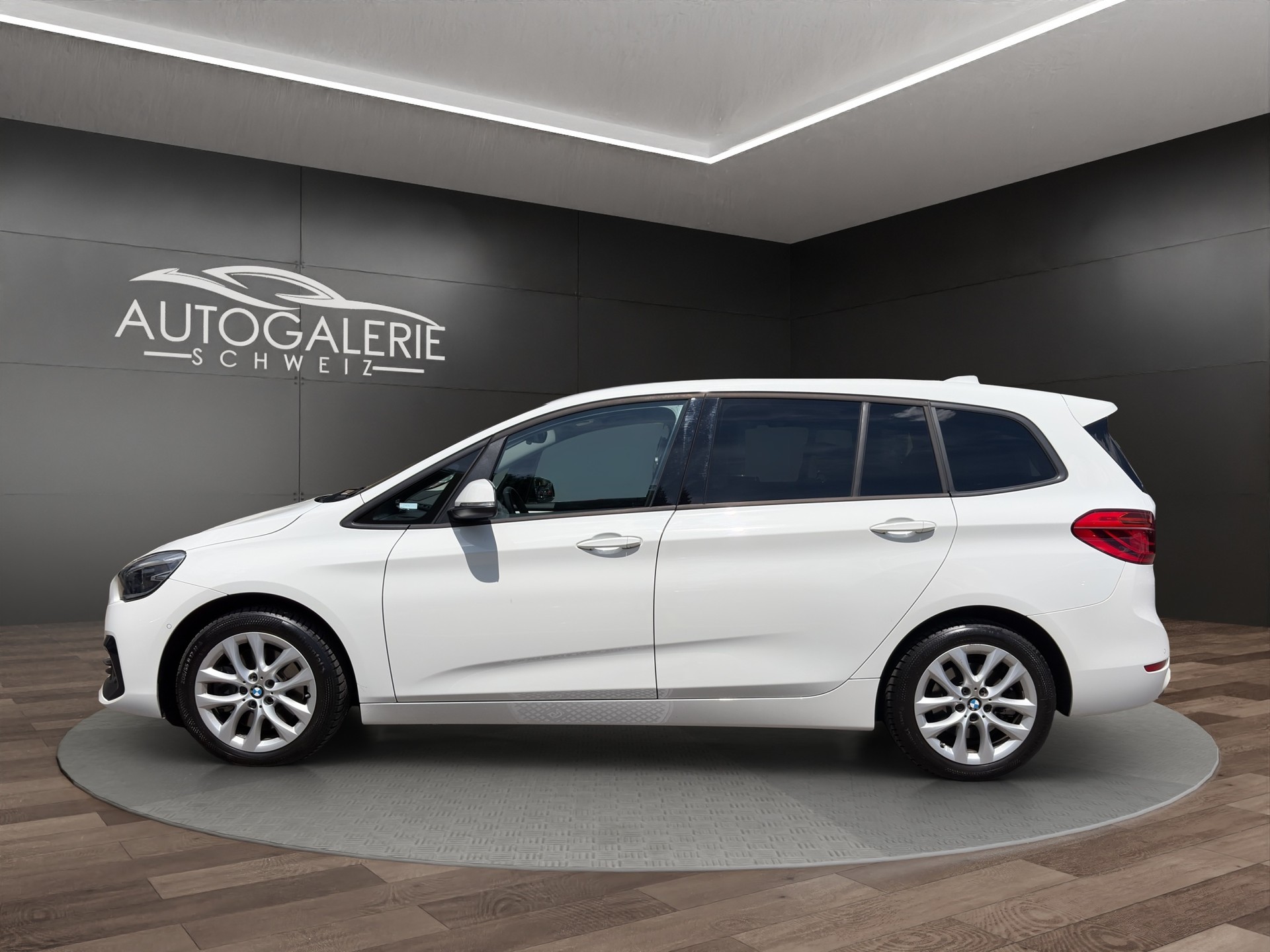 BMW 220d xDrive Gran Tourer | CH Fzg. | Driving Assistant Plus | Kamera | LED Scheinw. | HeadUp | Sportsitze |-showroom-element-1