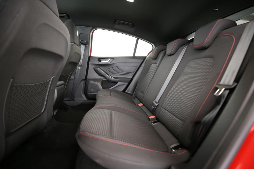 FORD Focus 1.0i EcoB Hybrid 155 ST-Line Style-image-5