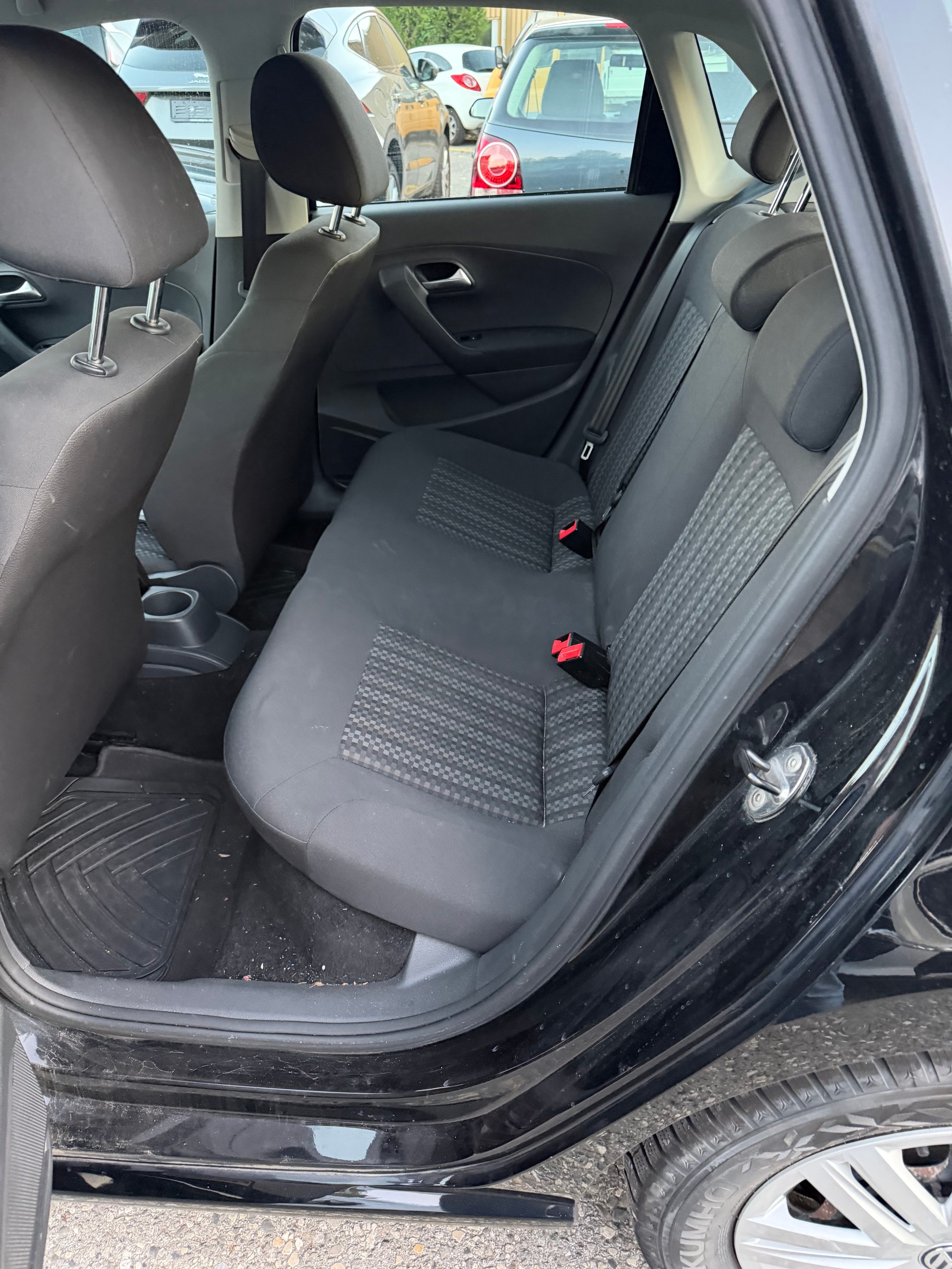 VW POLO-image-5