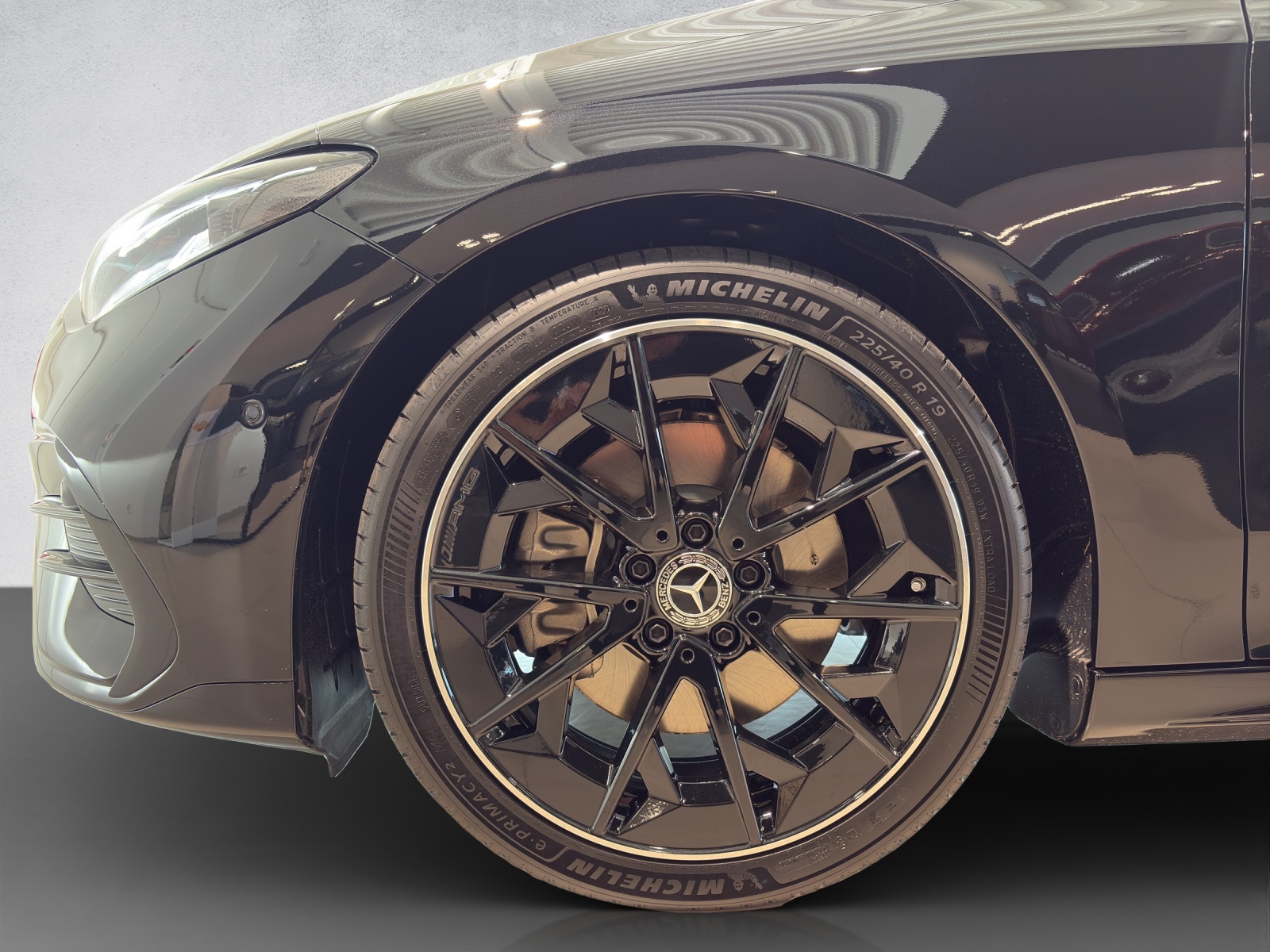 MERCEDES-BENZ CLA 220 4Matic AMG Line Shooting Brake-image-7