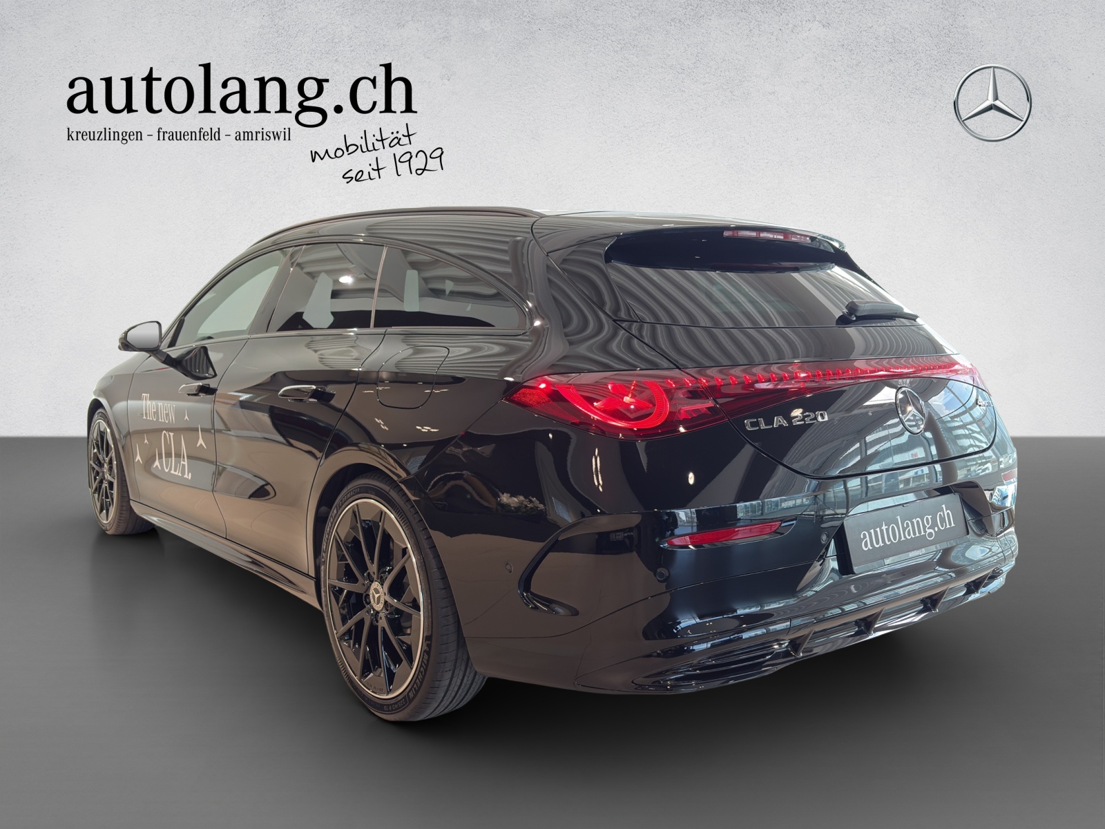 MERCEDES-BENZ CLA 220 4Matic AMG Line Shooting Brake-image-3