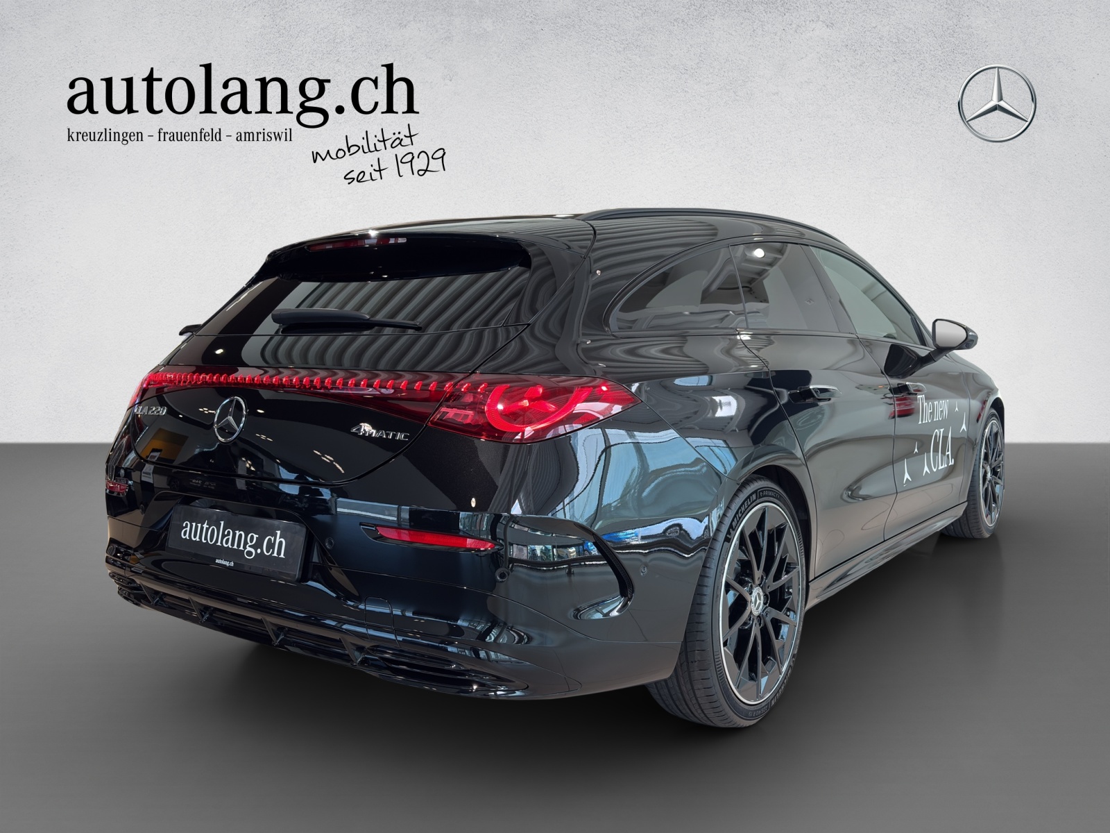 MERCEDES-BENZ CLA 220 4Matic AMG Line Shooting Brake-image-4