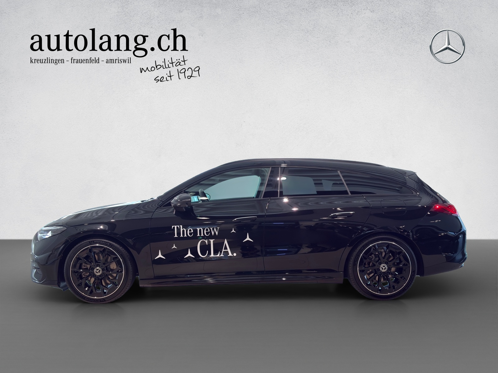 MERCEDES-BENZ CLA 220 4Matic AMG Line Shooting Brake-image-2