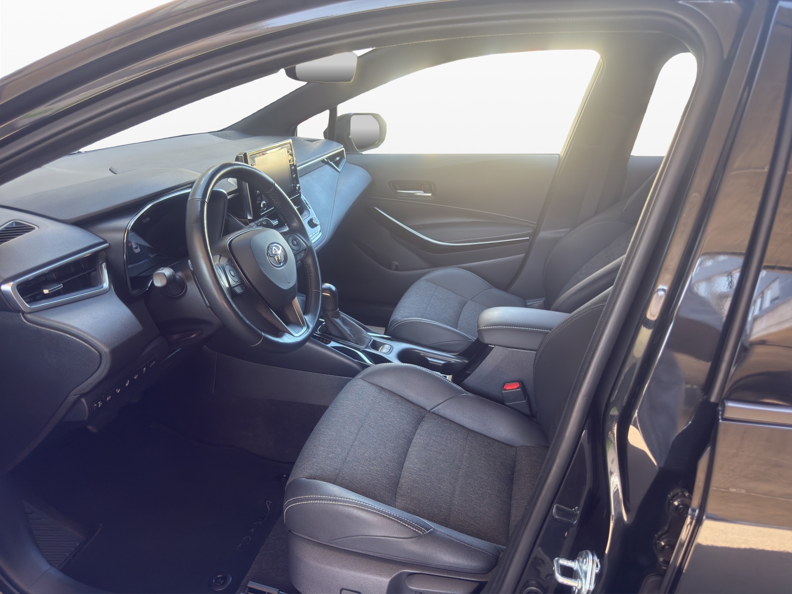 TOYOTA Corolla Touring Sports 2.0 HSD Premium e-CVT-image-8