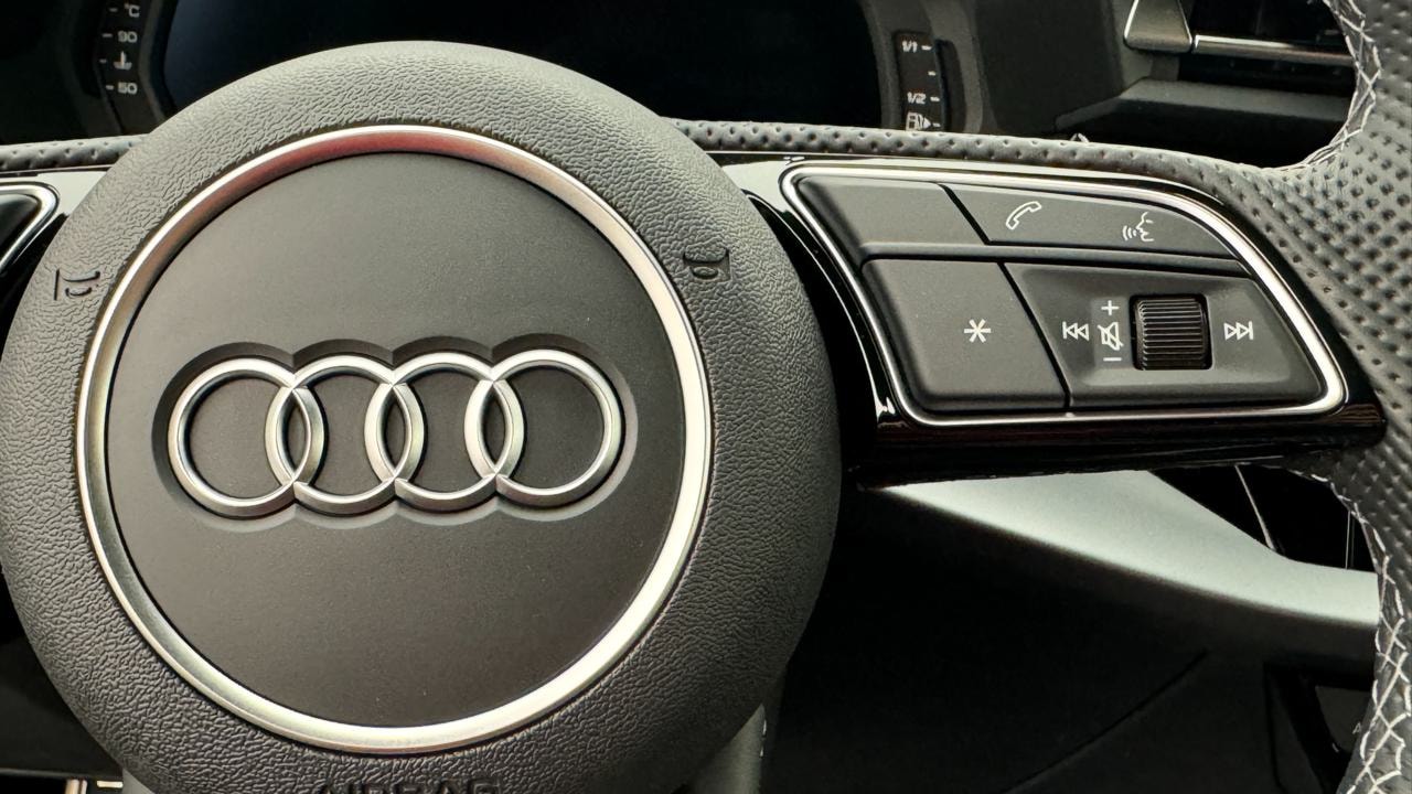 AUDI A3 Sportback TFSI 110 kW S line S tronic-image-9