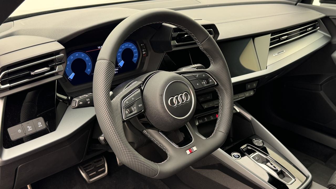 AUDI A3 Sportback TFSI 110 kW S line S tronic-image-6