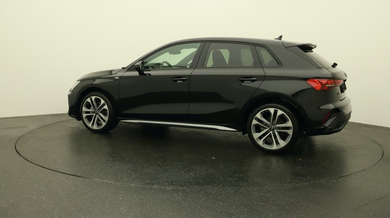 AUDI A3 Sportback TFSI 110 kW S line S tronic-image-2