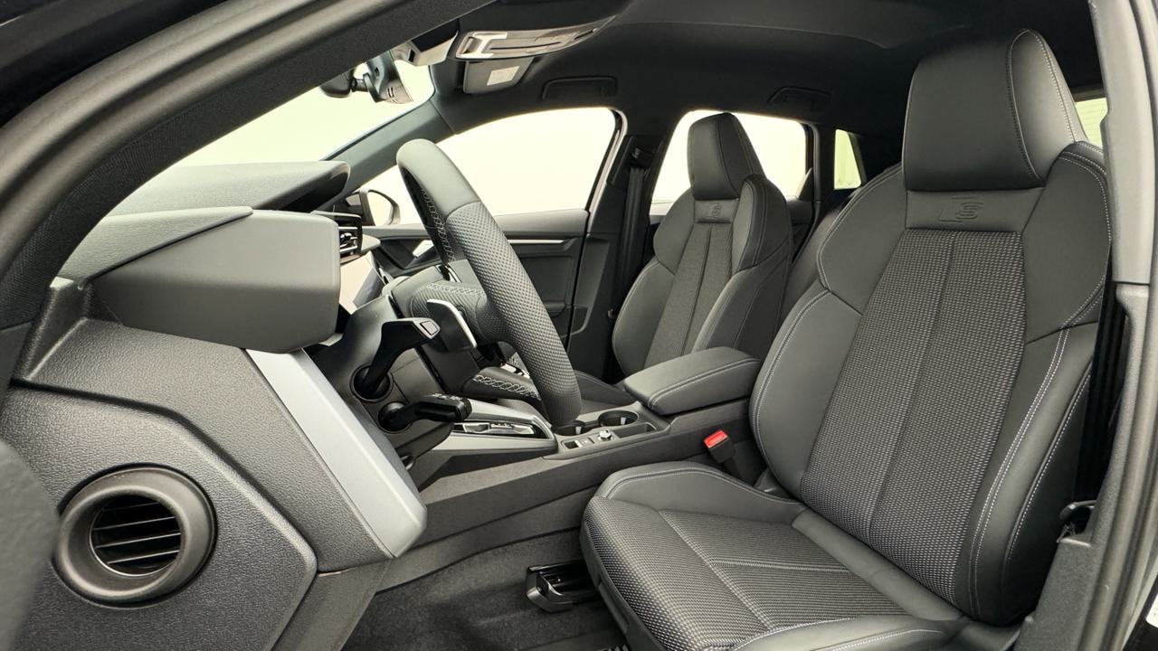 AUDI A3 Sportback TFSI 110 kW S line S tronic-image-4