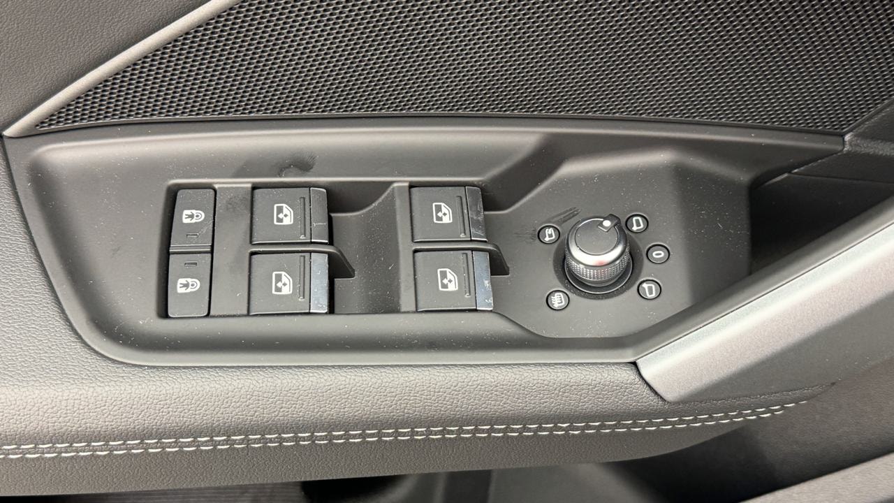 AUDI A3 Sportback TFSI 110 kW S line S tronic-image-8