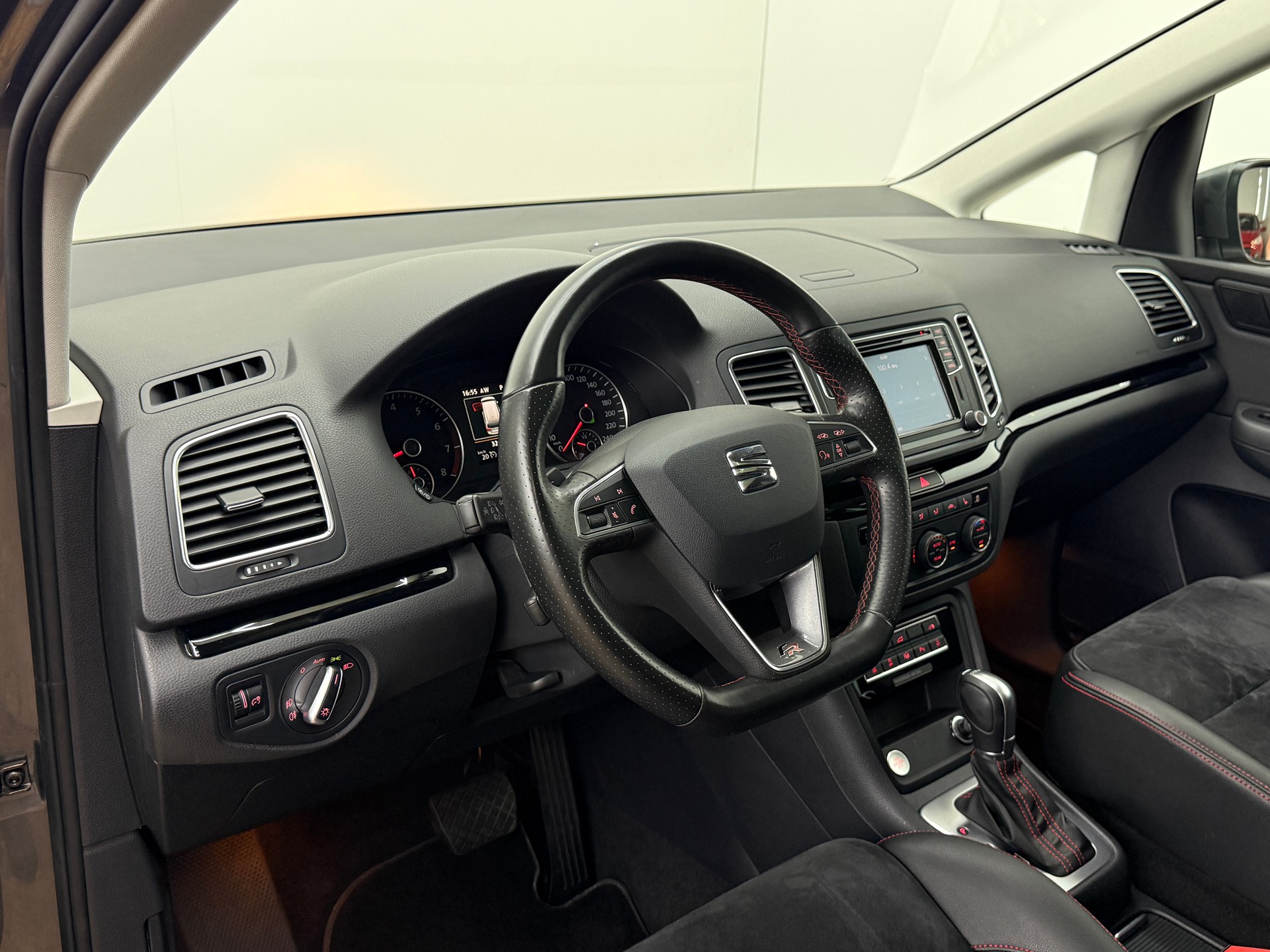 SEAT Alhambra 2.0 TSI FR Line DSG-image-26