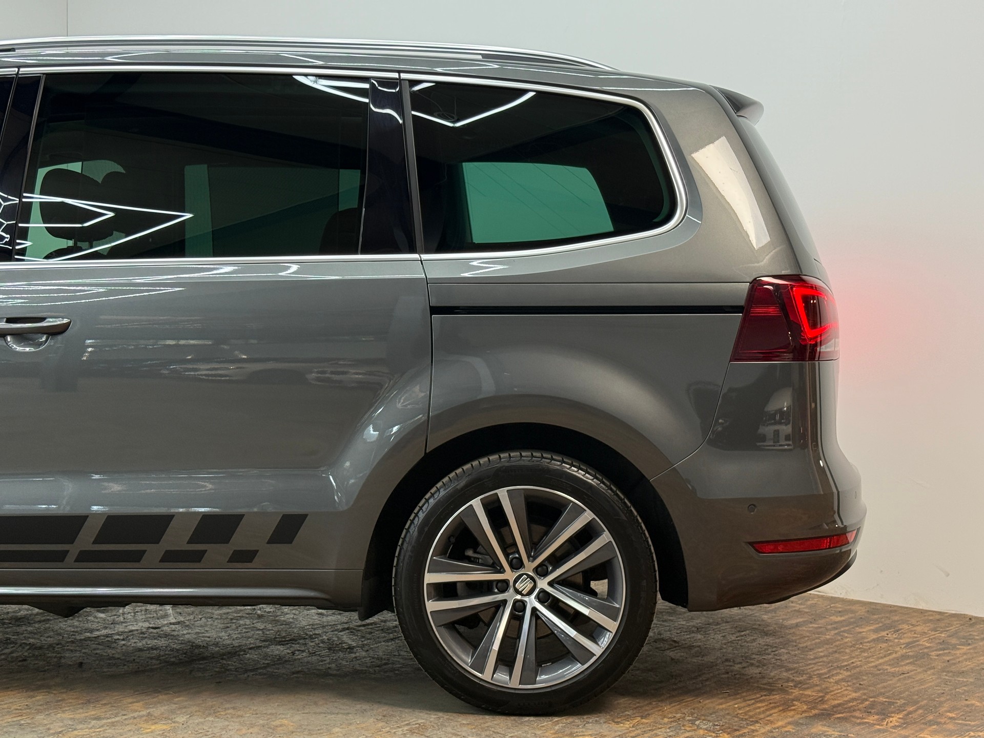SEAT Alhambra 2.0 TSI FR Line DSG-image-6