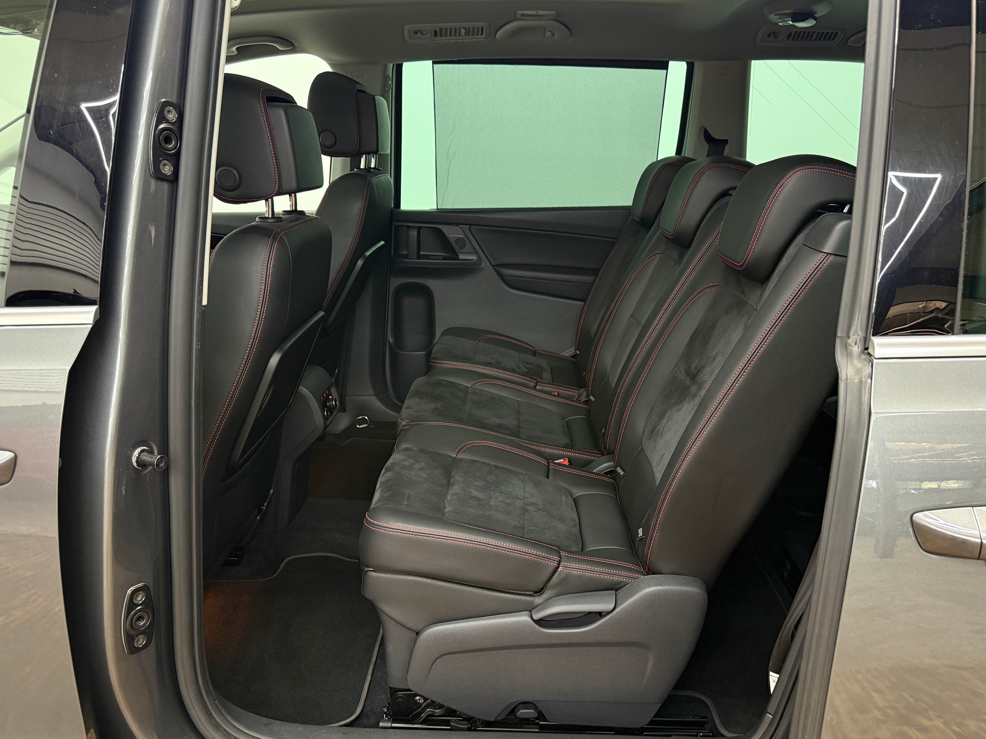 SEAT Alhambra 2.0 TSI FR Line DSG-image-21