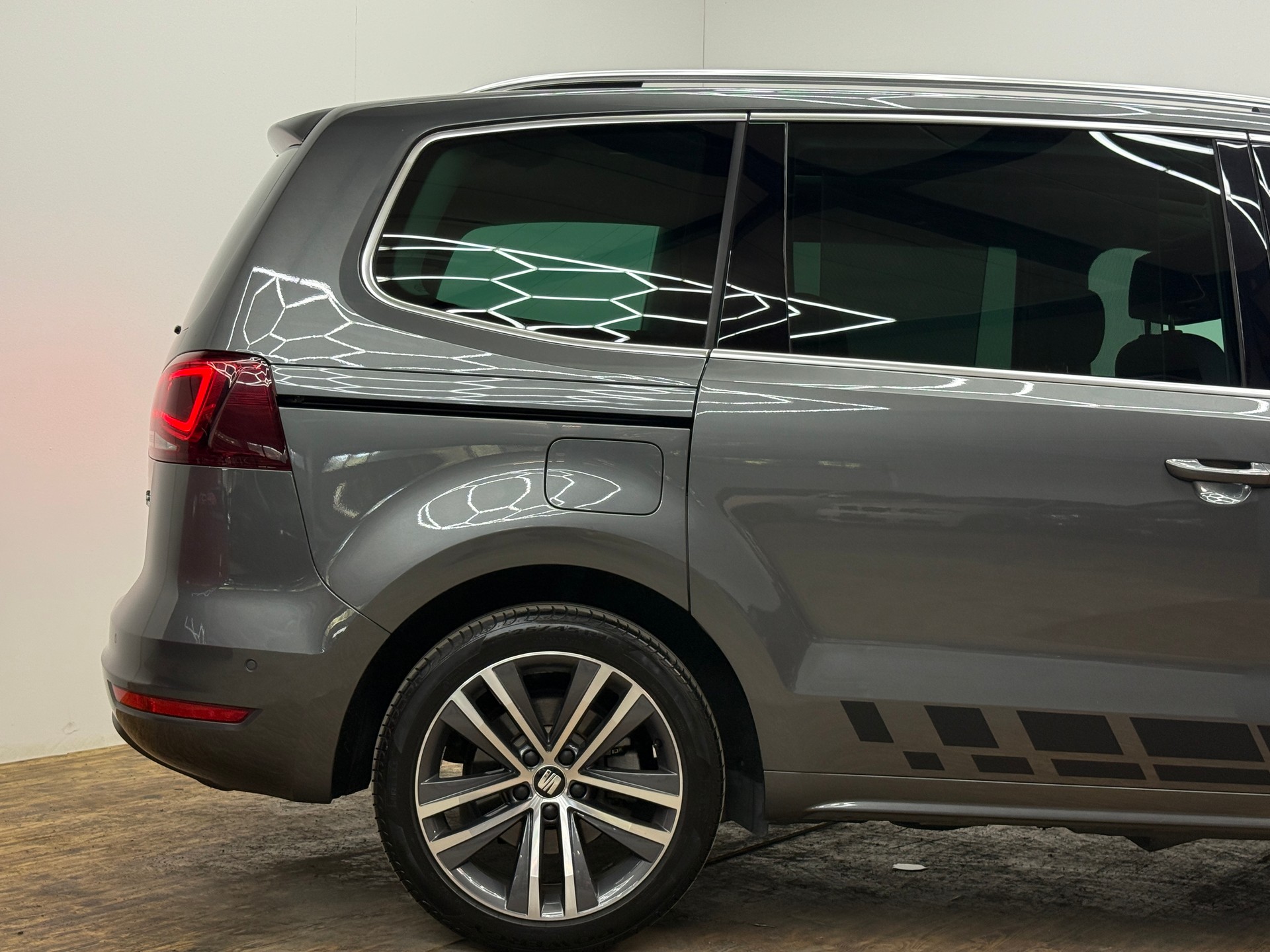 SEAT Alhambra 2.0 TSI FR Line DSG-image-13