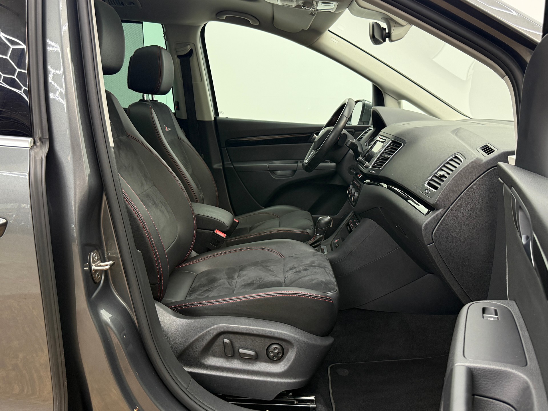 SEAT Alhambra 2.0 TSI FR Line DSG-image-19