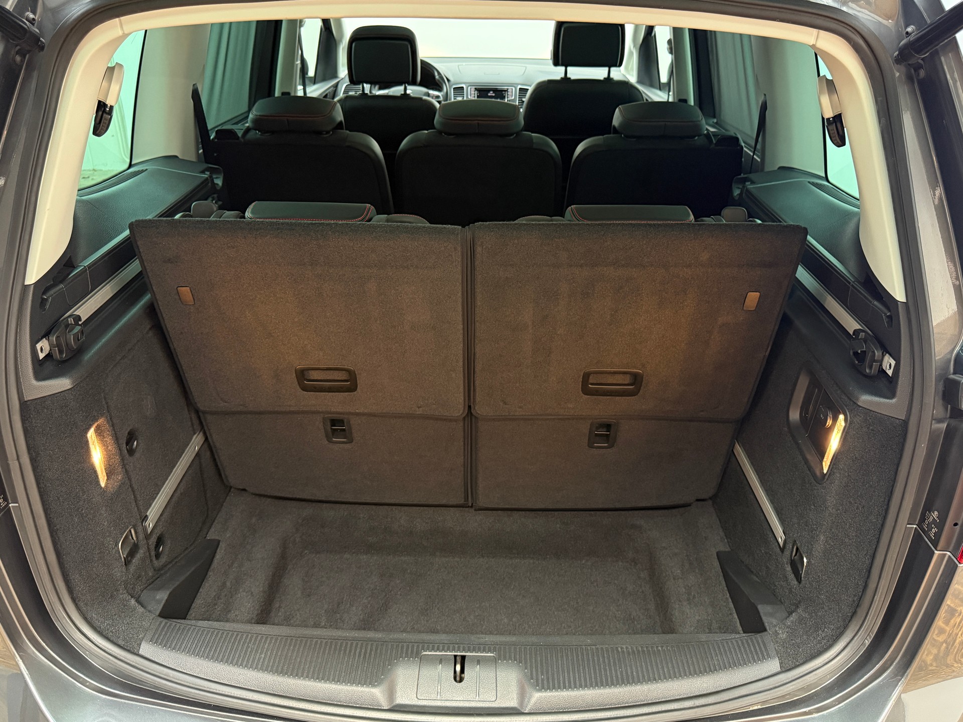 SEAT Alhambra 2.0 TSI FR Line DSG-image-25