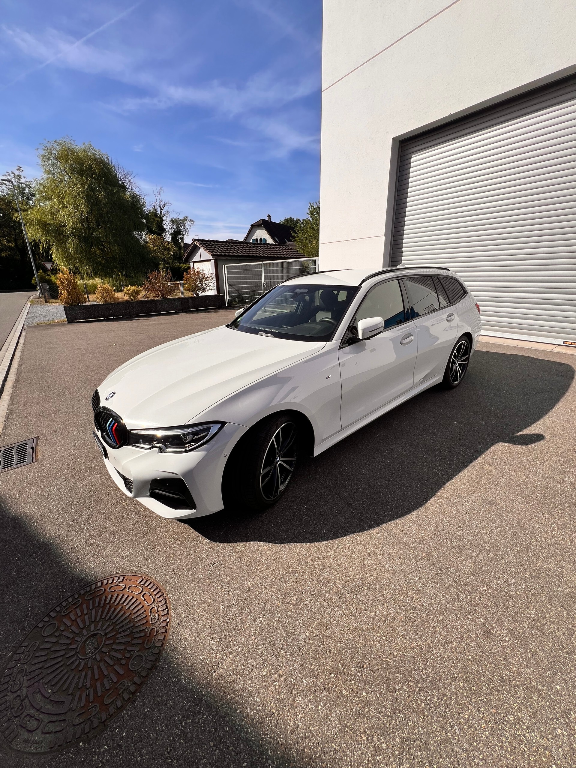 BMW 330d xDrive-image-0