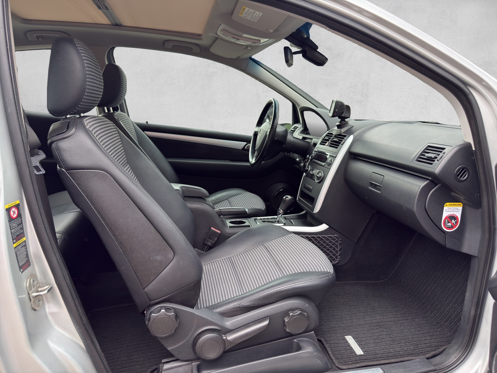MERCEDES-BENZ A 200 T Avantgarde Edition A-image-14