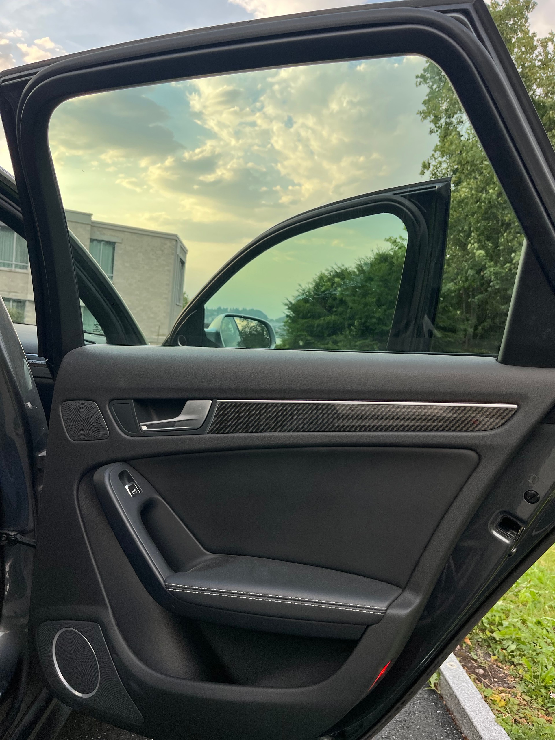 AUDI Avant 4.2 V8 FSI quattro S-Tronic-image-8