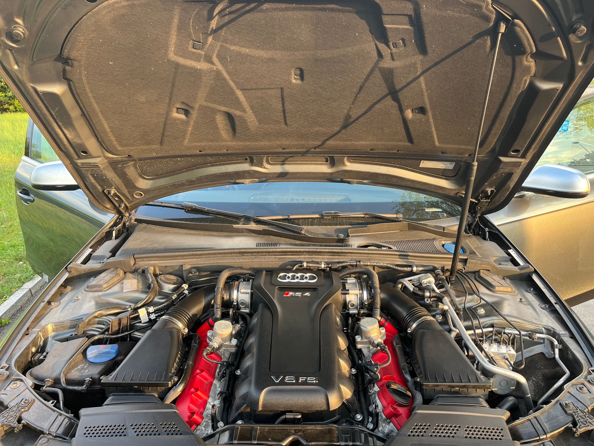 AUDI Avant 4.2 V8 FSI quattro S-Tronic-image-10