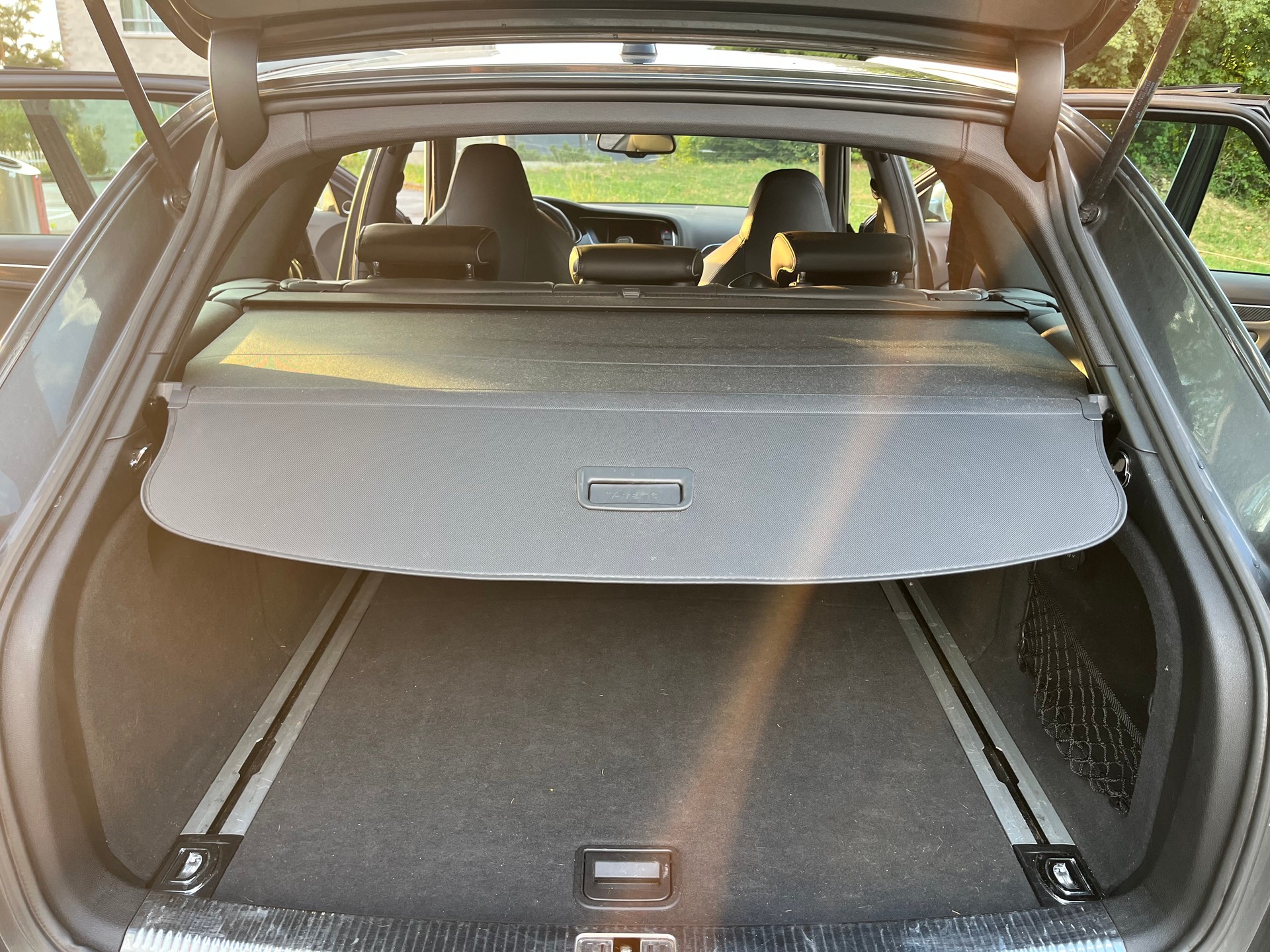 AUDI Avant 4.2 V8 FSI quattro S-Tronic-image-9